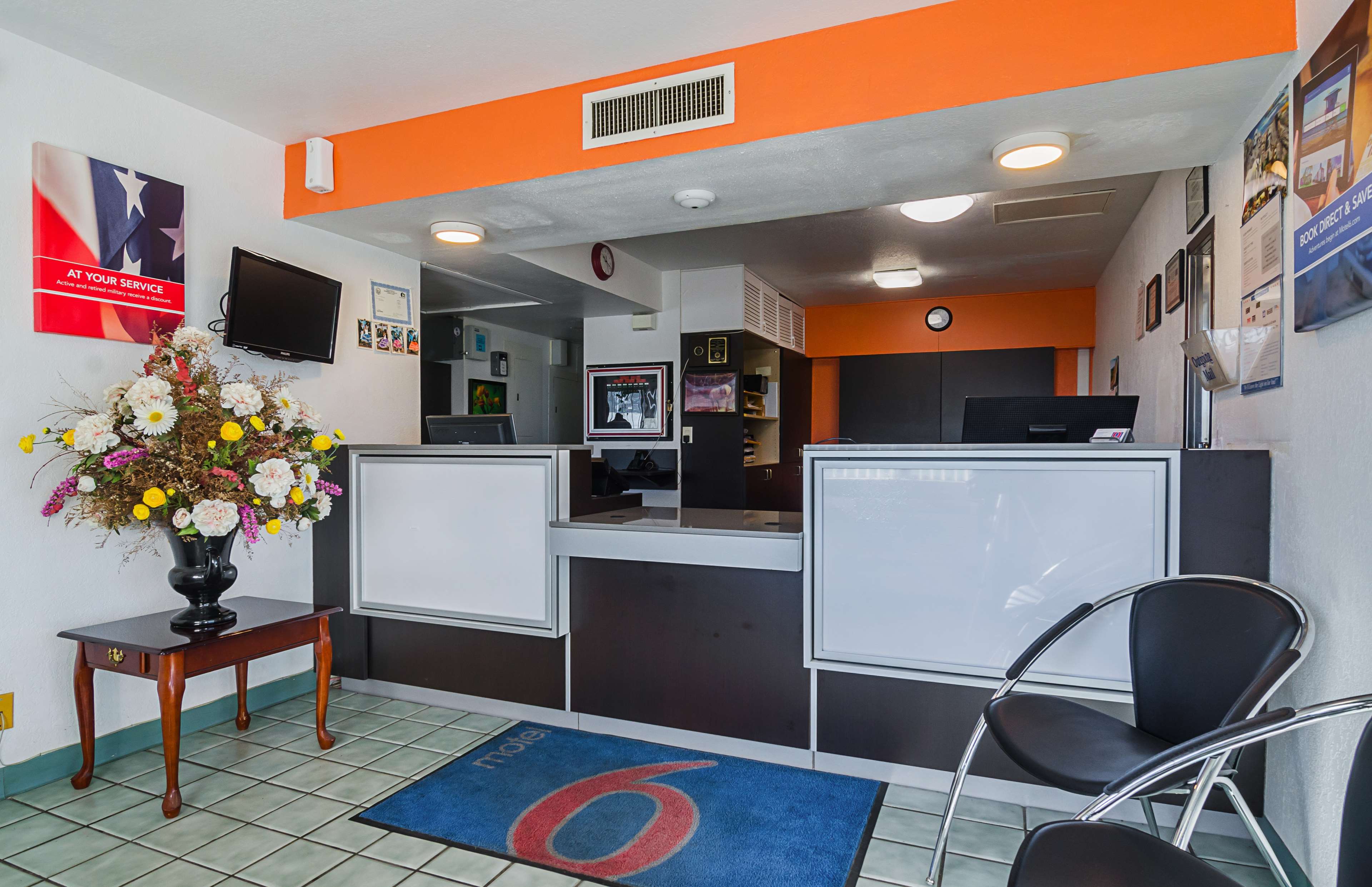 Motel 6 Mitchell