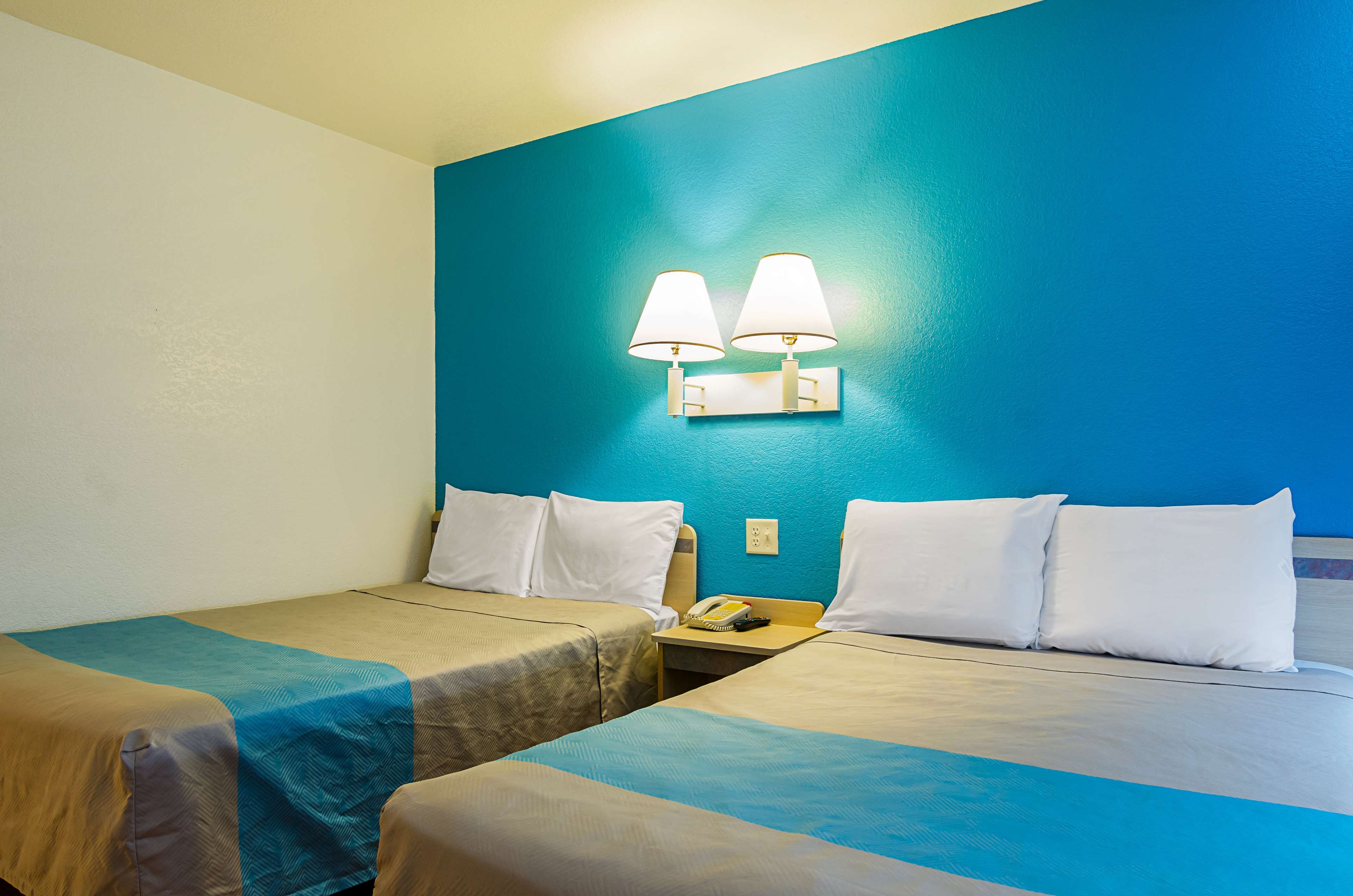 Motel 6 Mitchell
