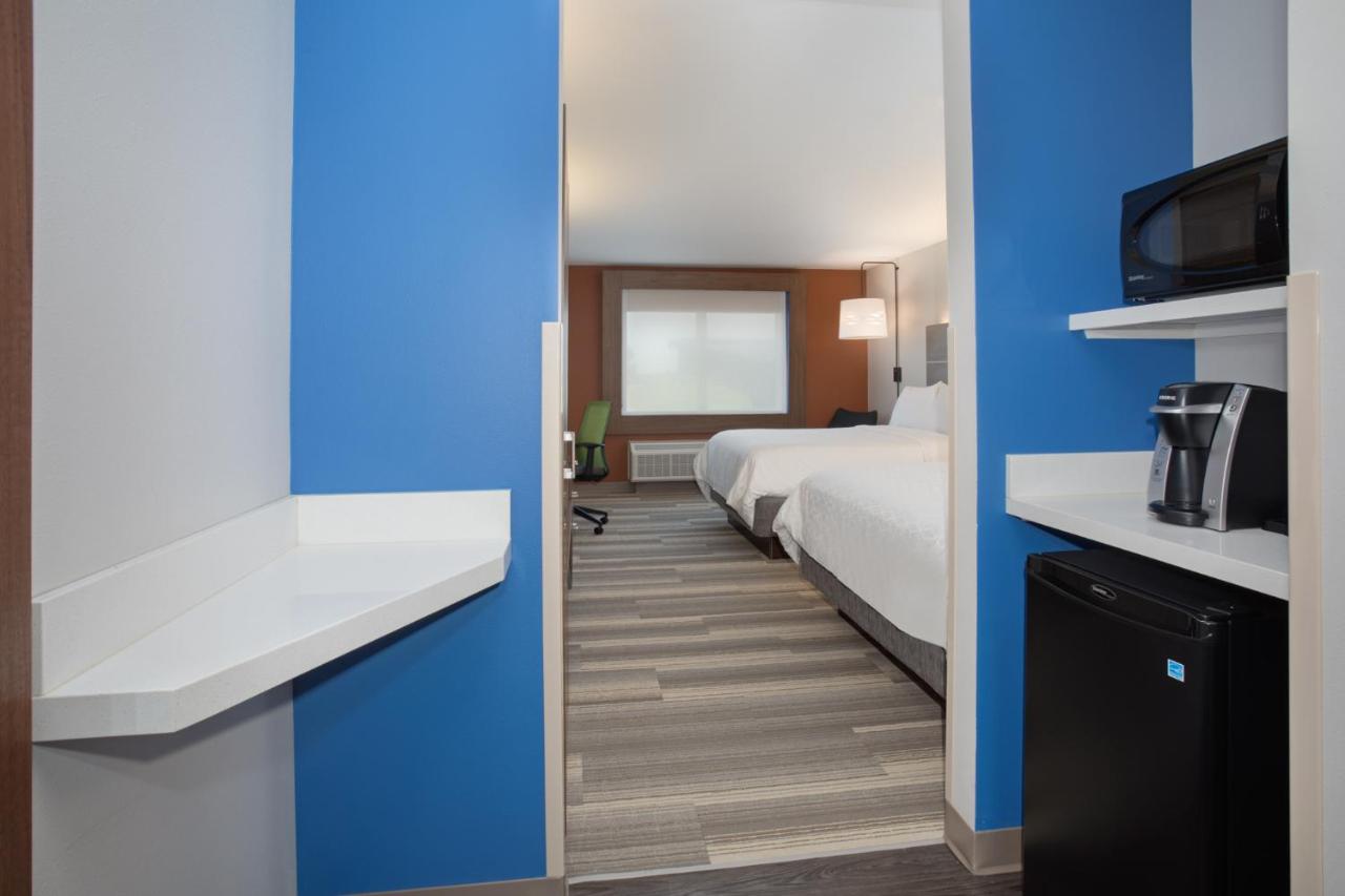 Holiday Inn Express & Suites Dakota Dunes – Event Center
