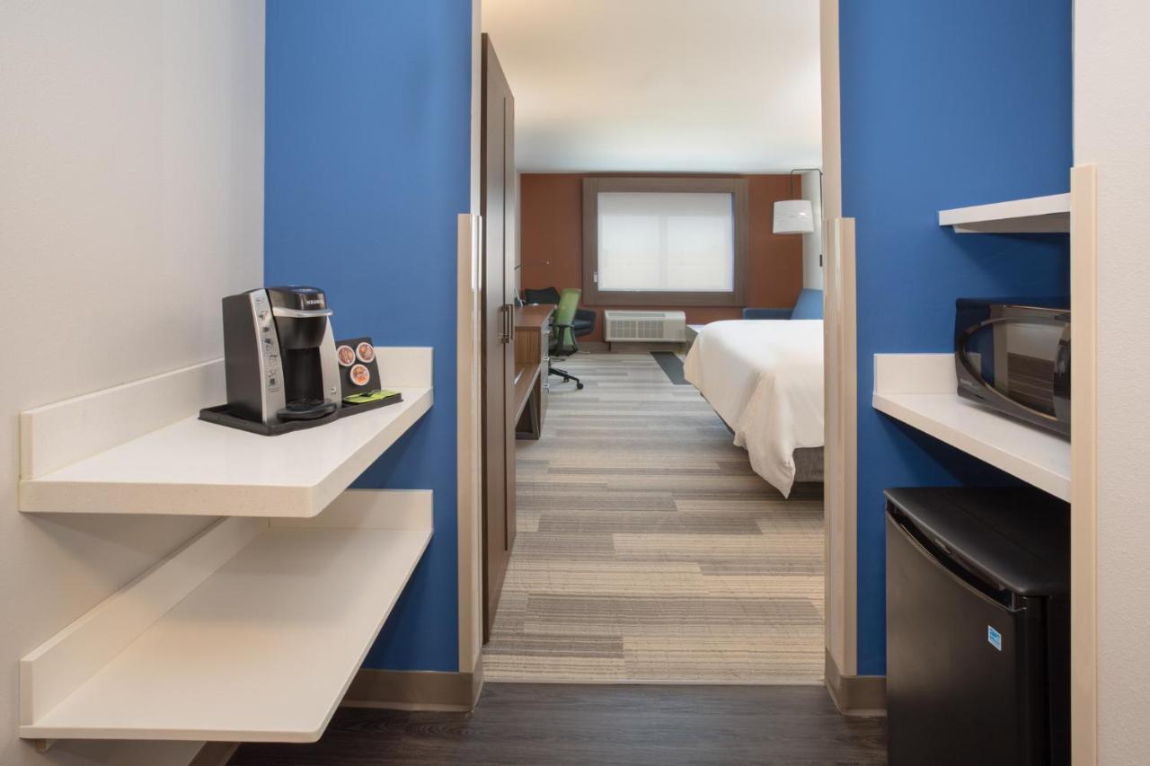 Holiday Inn Express & Suites Dakota Dunes – Event Center