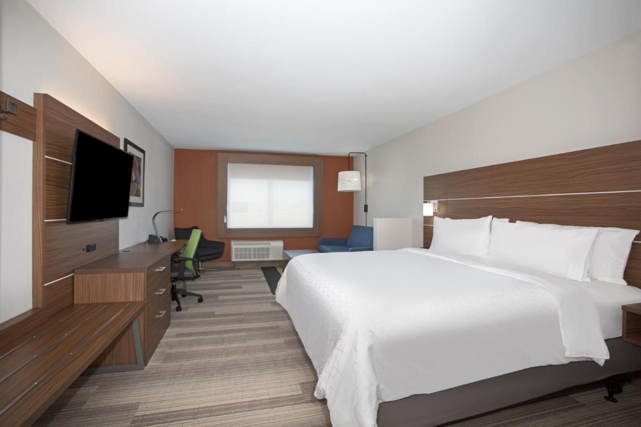 Holiday Inn Express & Suites Dakota Dunes – Event Center