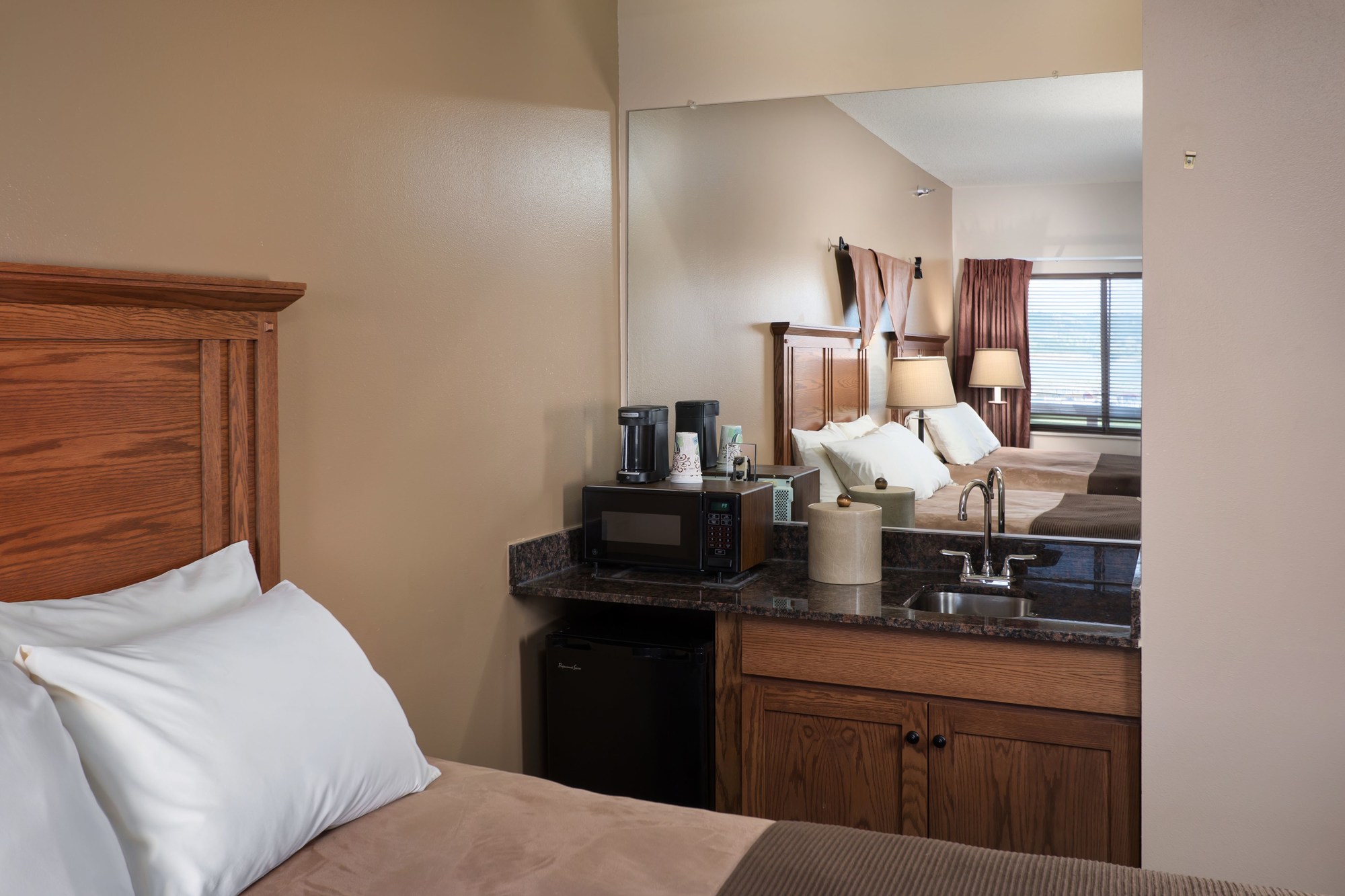 Arrowwood Resort & Conference Center at Cedar Shore