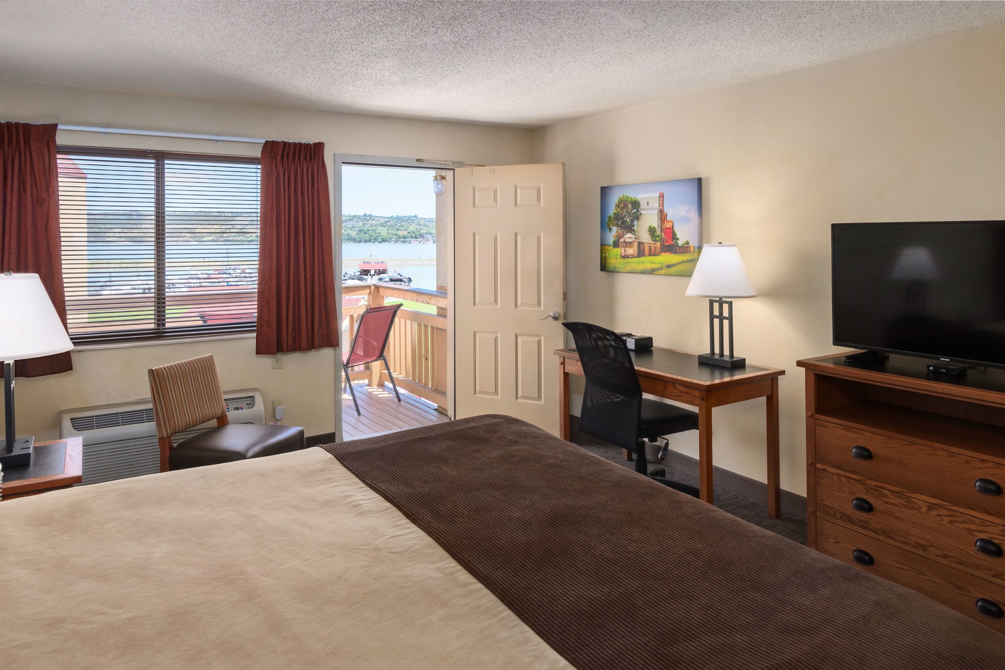 Arrowwood Resort & Conference Center at Cedar Shore