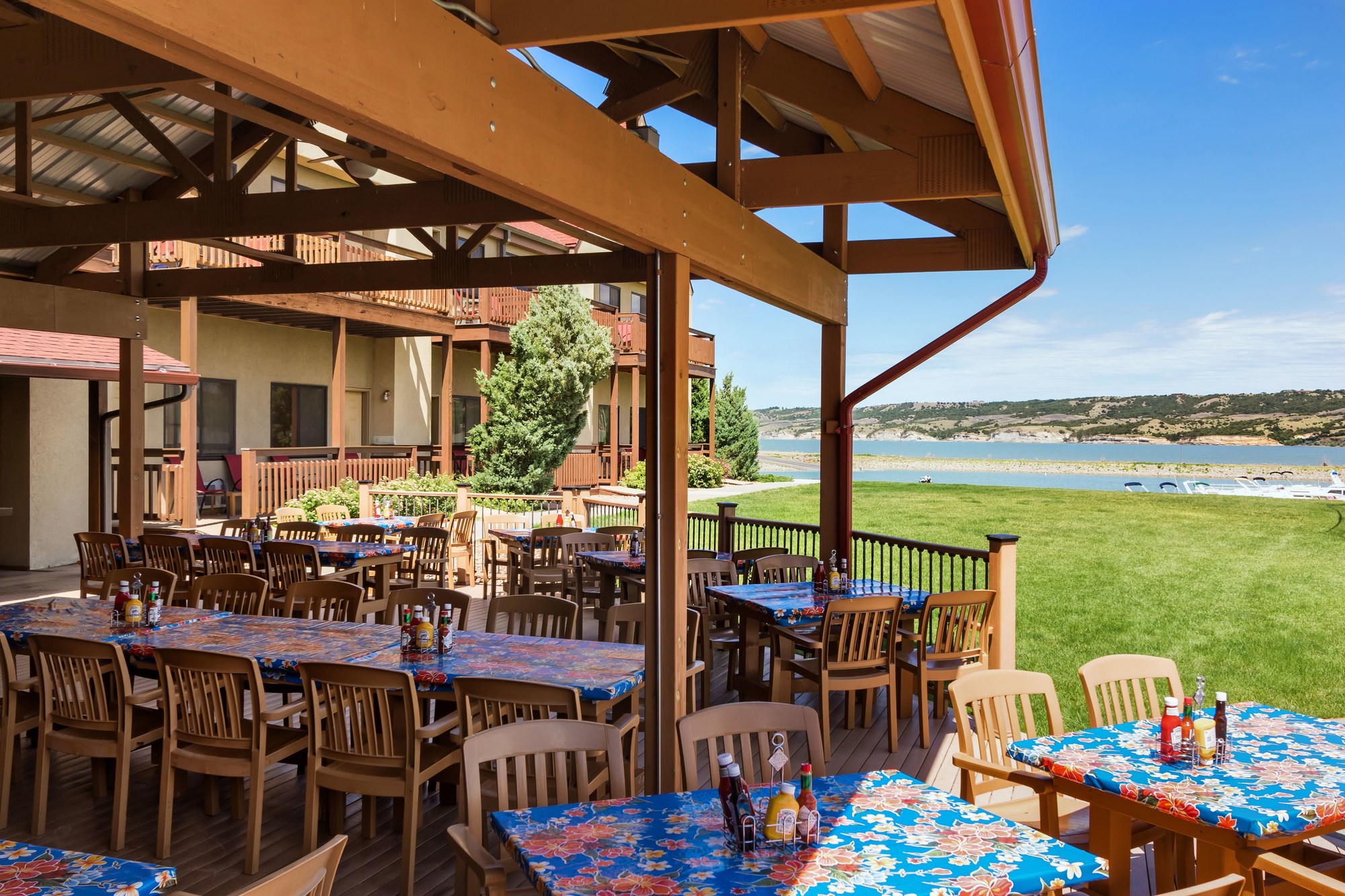 Arrowwood Resort & Conference Center at Cedar Shore
