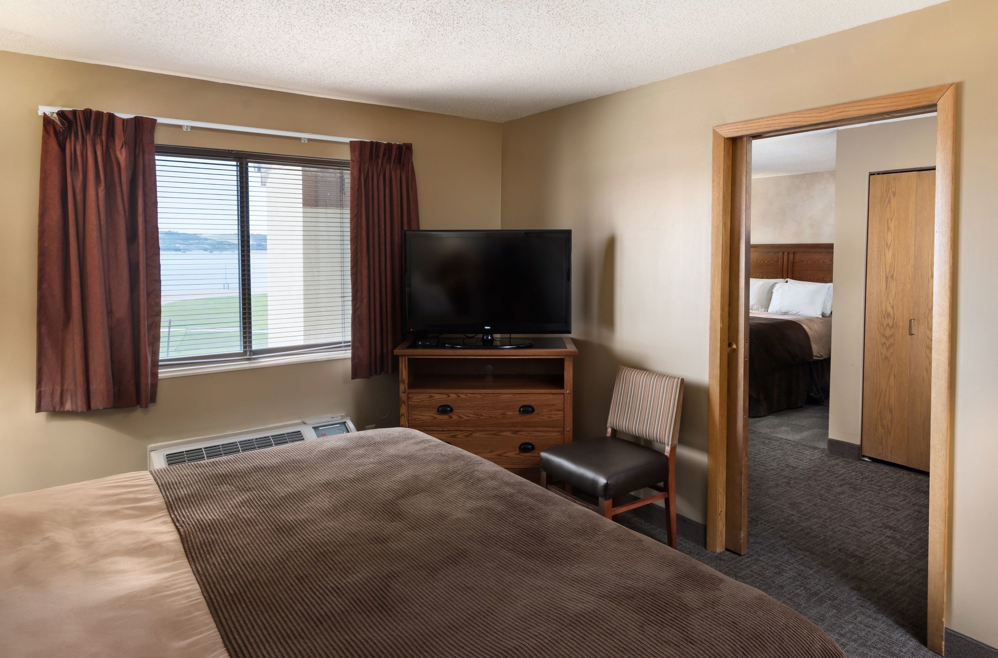 Arrowwood Resort & Conference Center at Cedar Shore