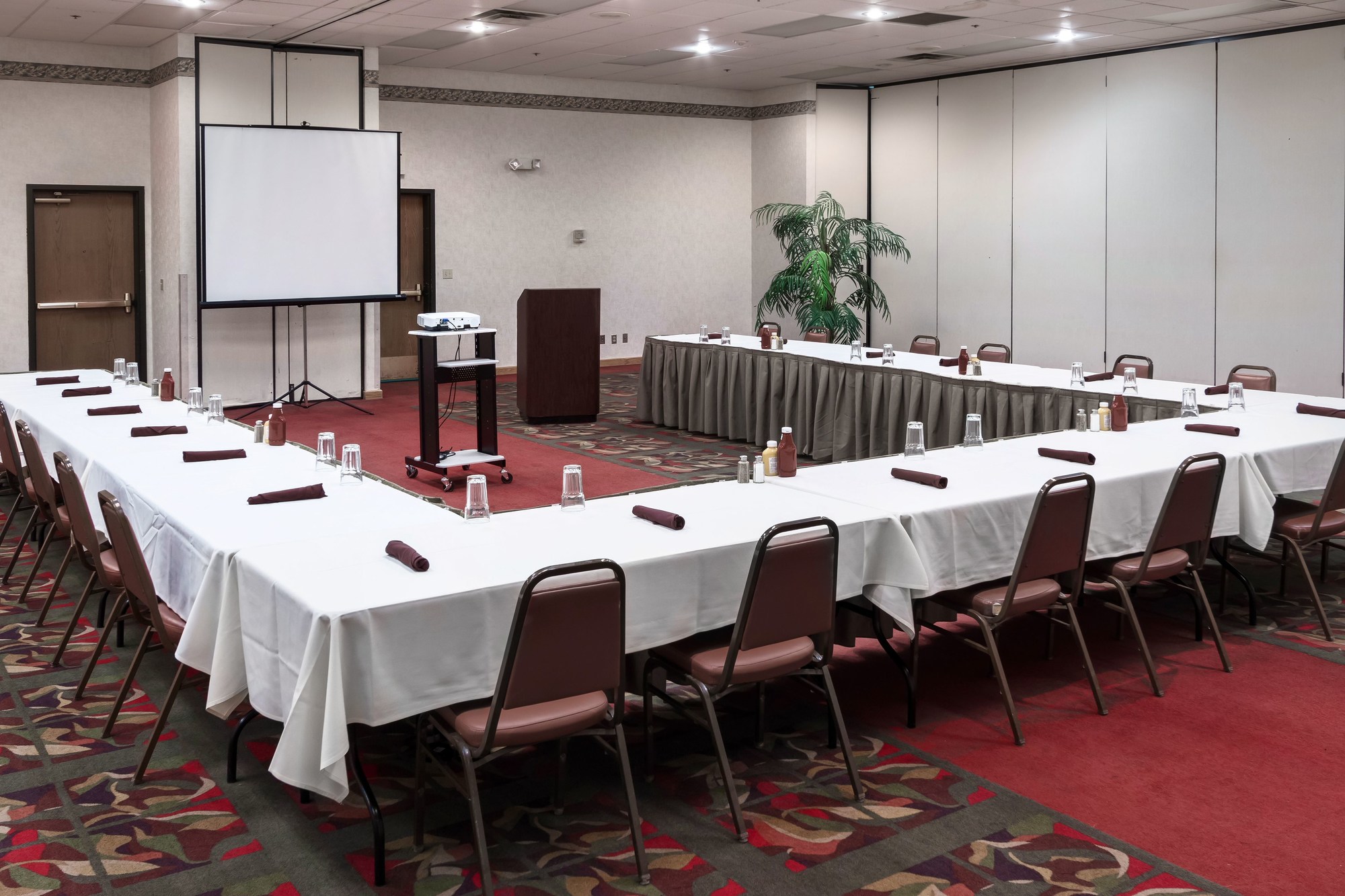 Arrowwood Resort & Conference Center at Cedar Shore