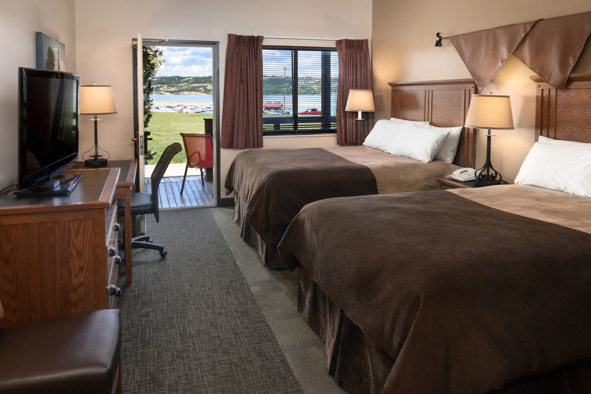 Arrowwood Resort & Conference Center at Cedar Shore