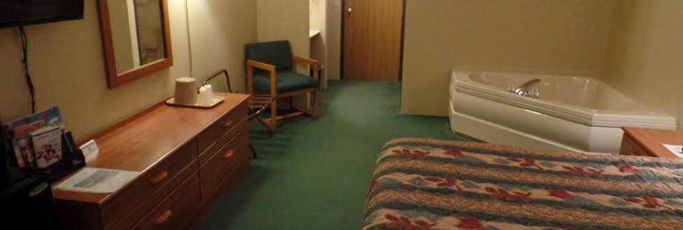 Dakota Country Inn & Suites