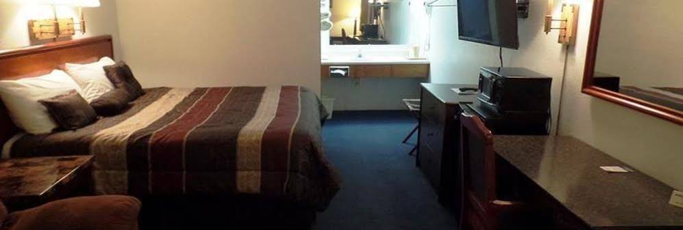 Dakota Country Inn & Suites