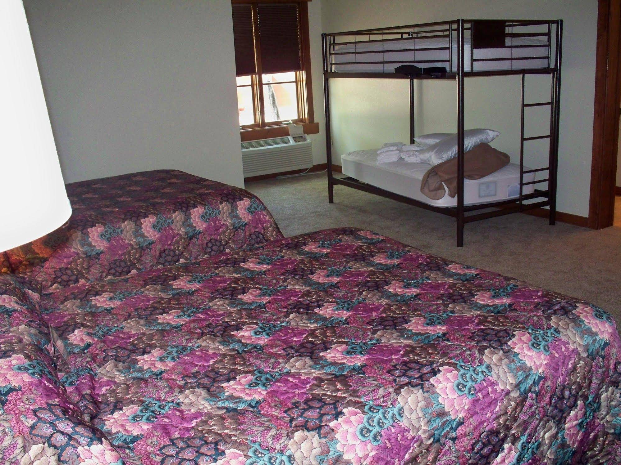 Canyon Lake Resort