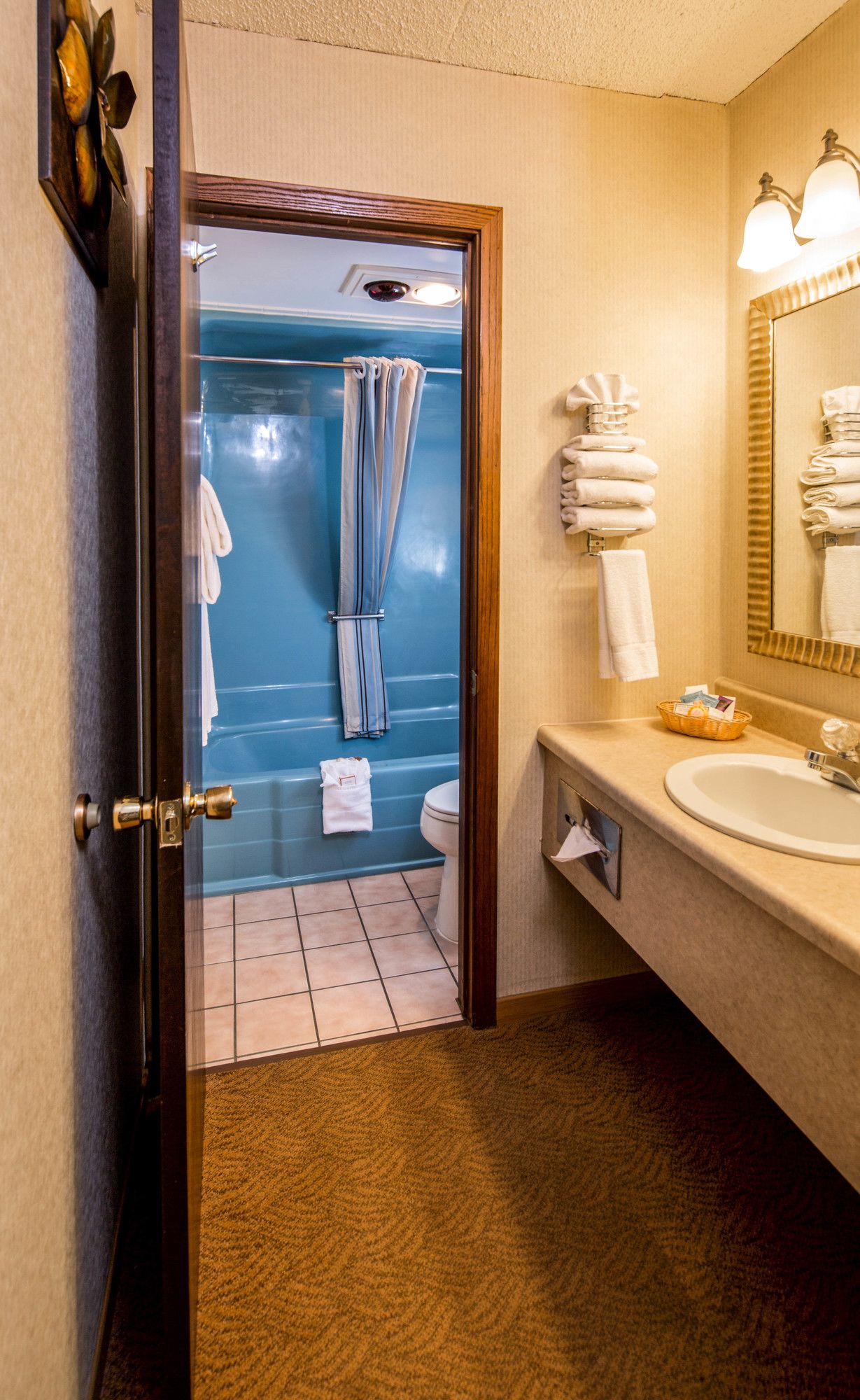 Foothills Inn