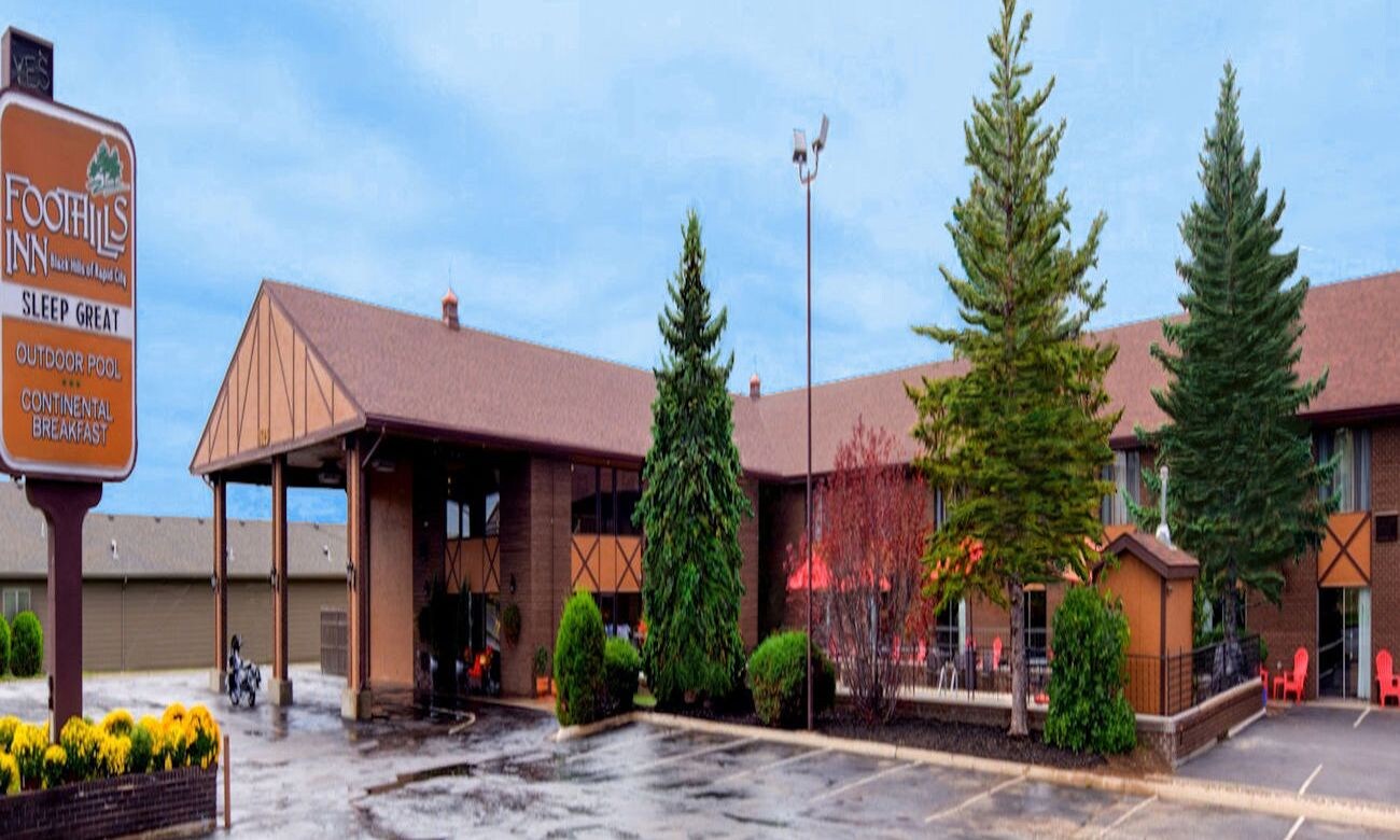 Foothills Inn
