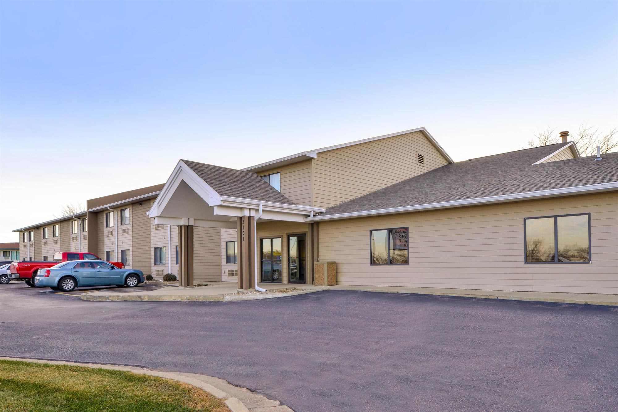 Baymont by Wyndham Sioux Falls North/I-29/Russell St