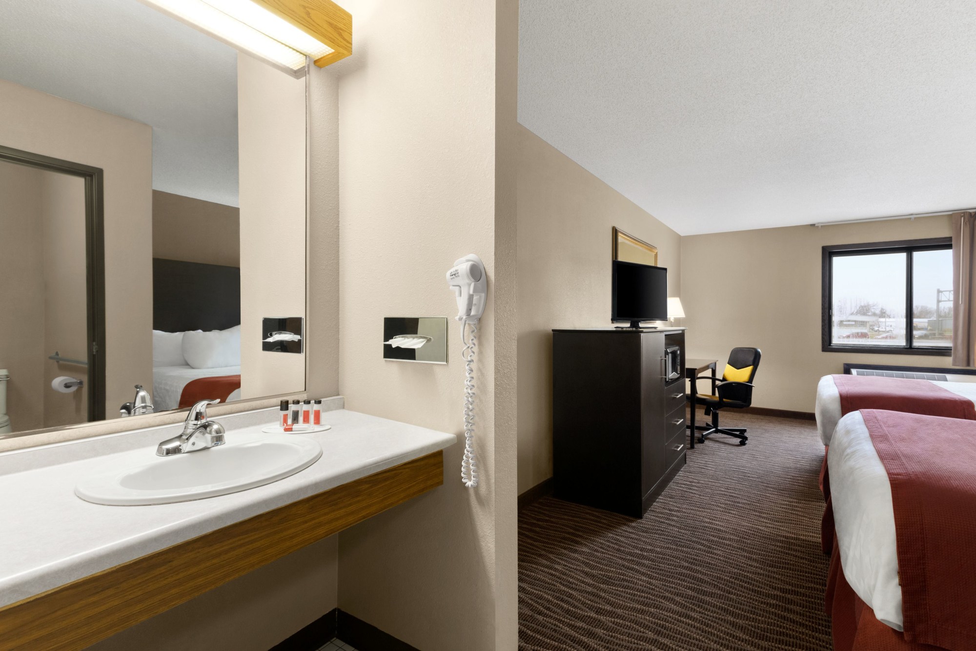 Baymont by Wyndham Sioux Falls North/I-29/Russell St