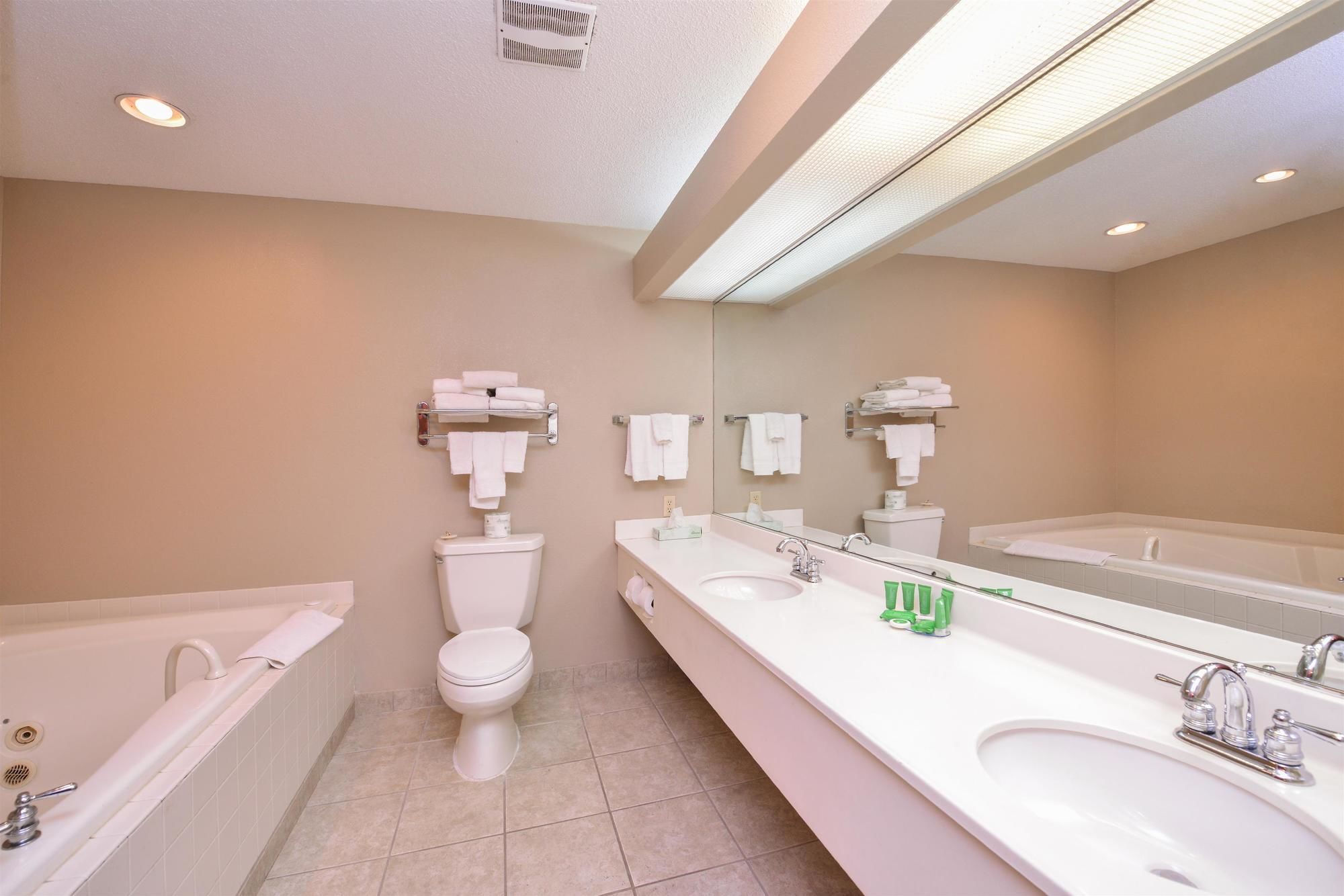 Baymont by Wyndham Sioux Falls North/I-29/Russell St