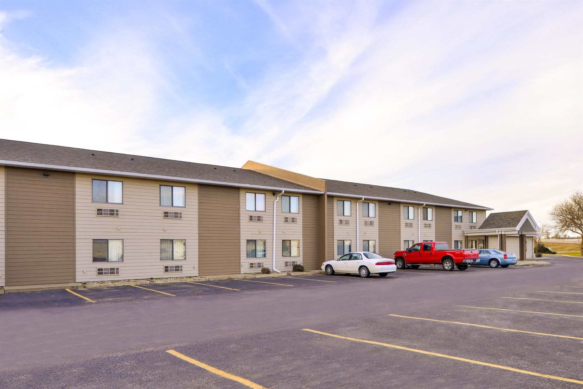 Baymont by Wyndham Sioux Falls North/I-29/Russell St