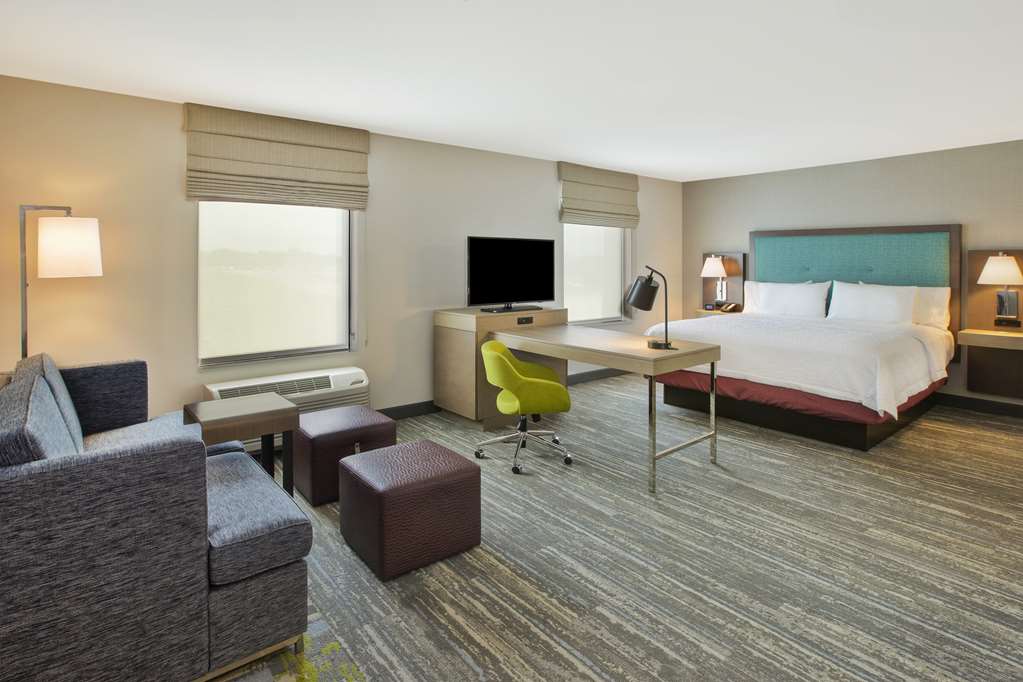 Hampton Inn & Suites Southwest/Sioux