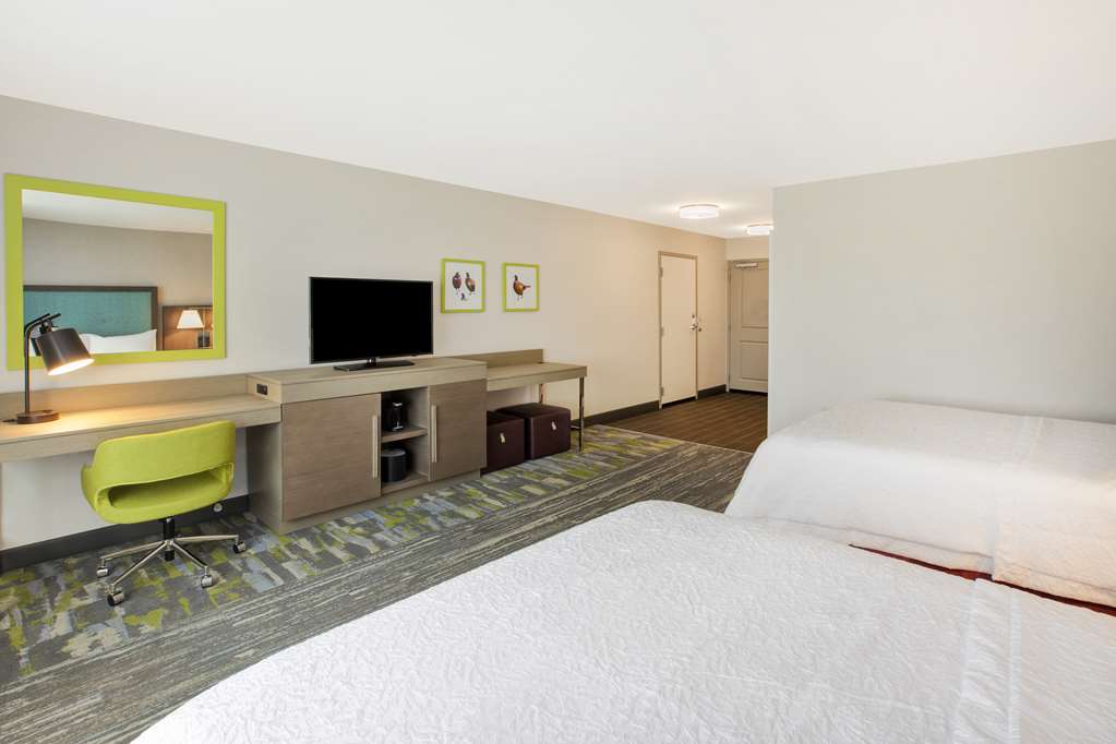 Hampton Inn & Suites Southwest/Sioux