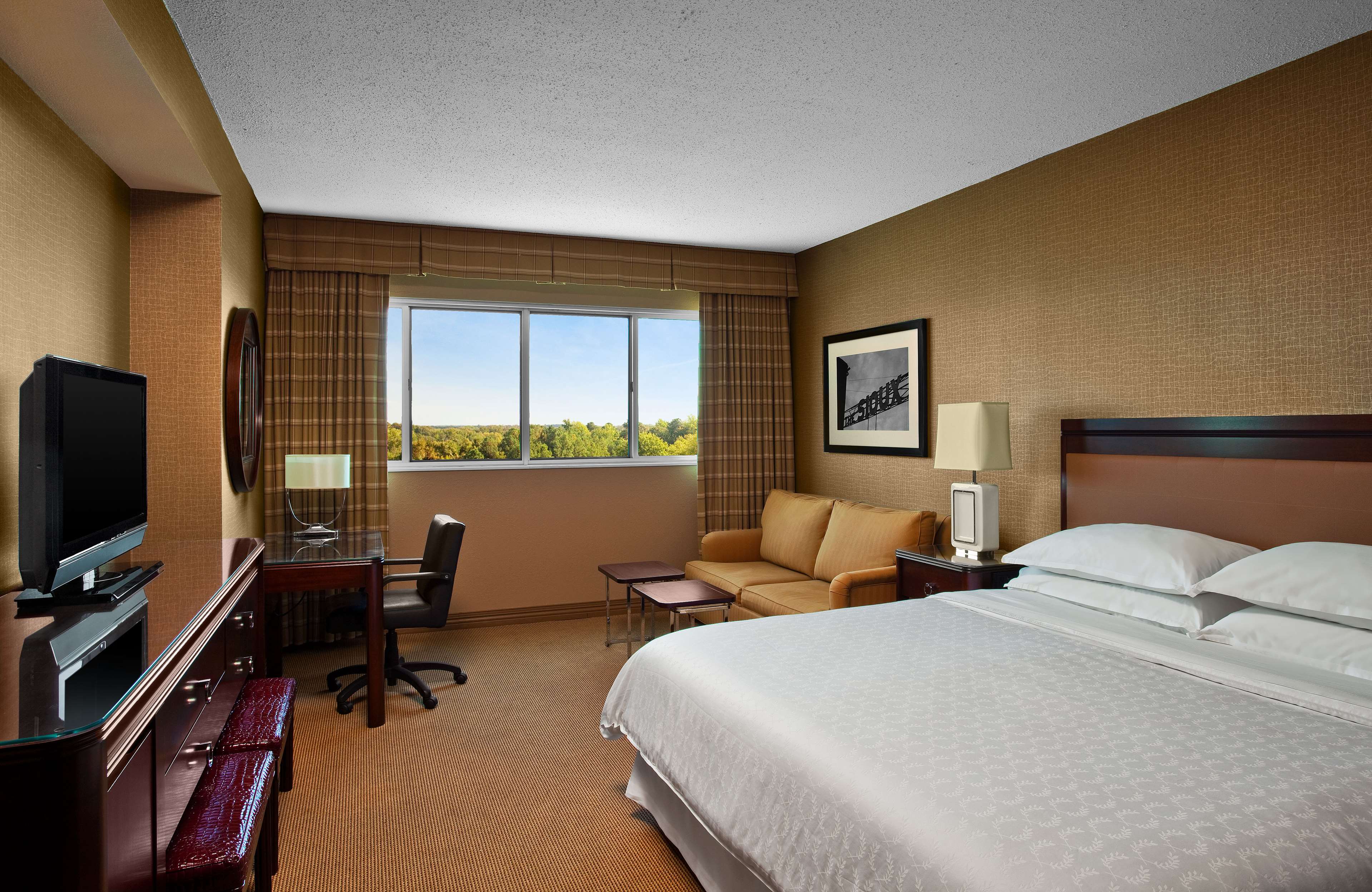 Sheraton Sioux Falls & Center
