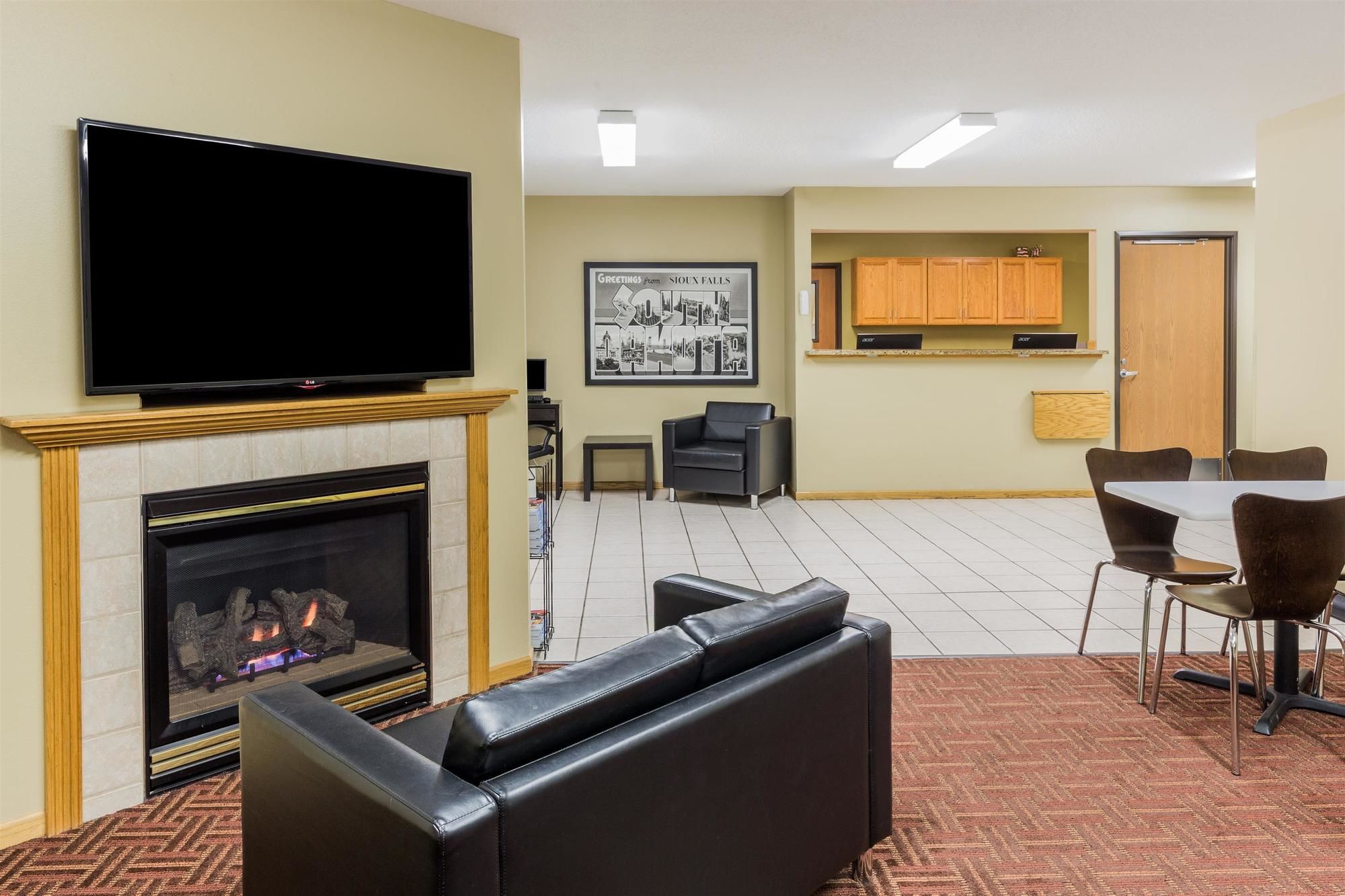Super 8 by Wyndham Sioux Falls
