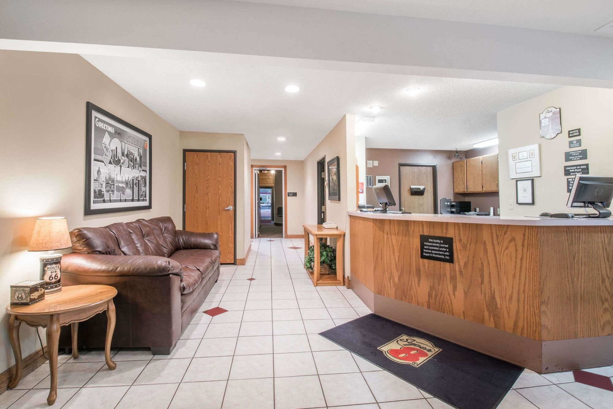 Super 8 by Wyndham Sturgis