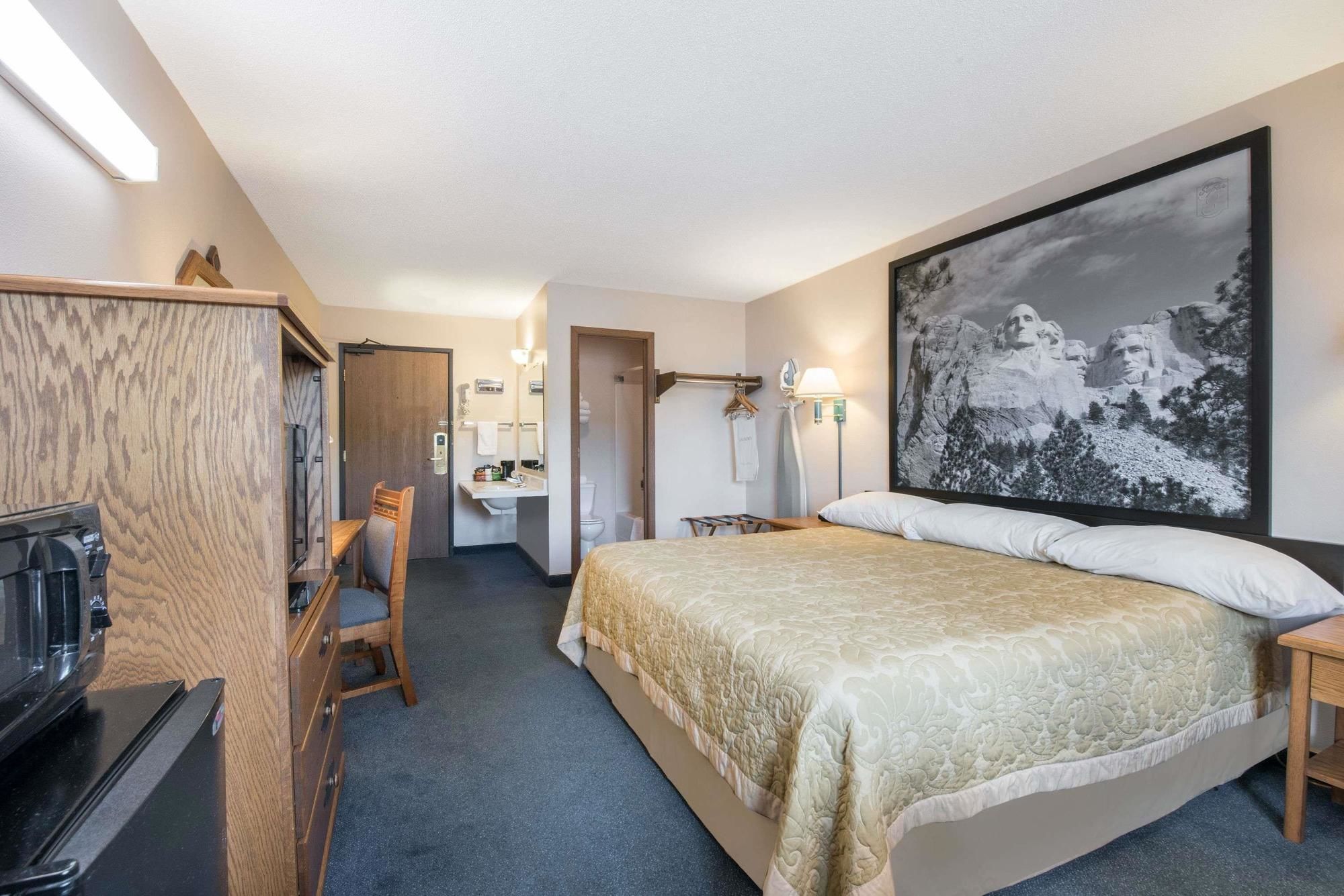 Super 8 by Wyndham Sturgis