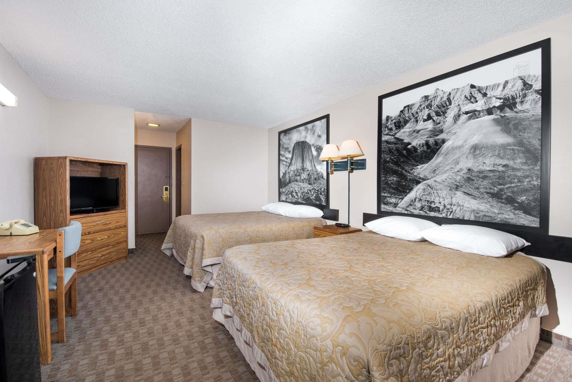 Super 8 by Wyndham Sturgis