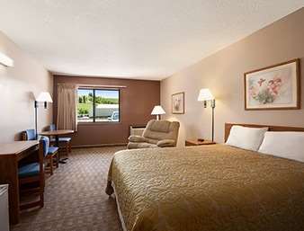 Super 8 by Wyndham Sturgis