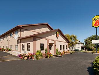 Super 8 by Wyndham Wall