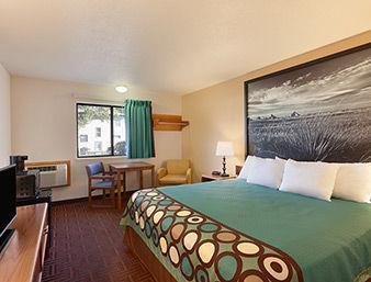 Super 8 by Wyndham Wall