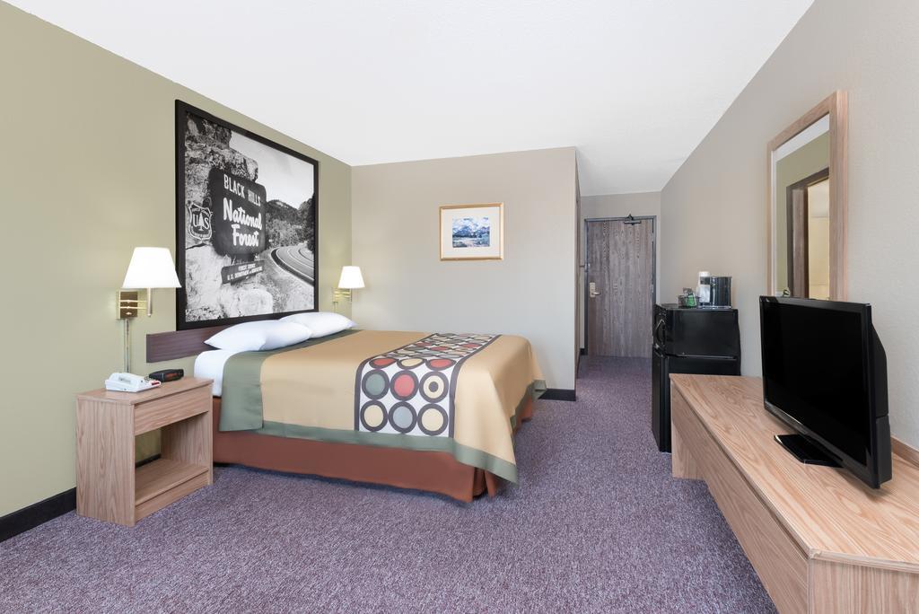 Super 8 by Wyndham Winner SD