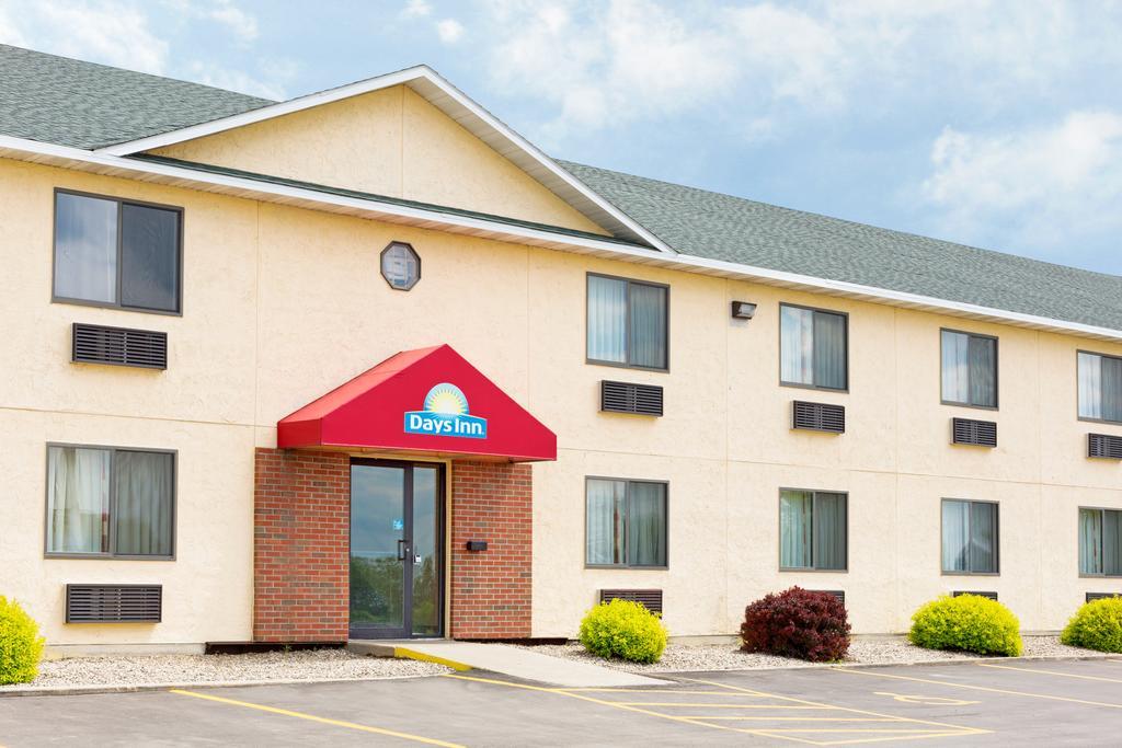 Econo Lodge Inn & Suites