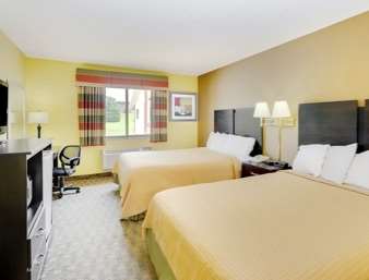 Econo Lodge Inn & Suites