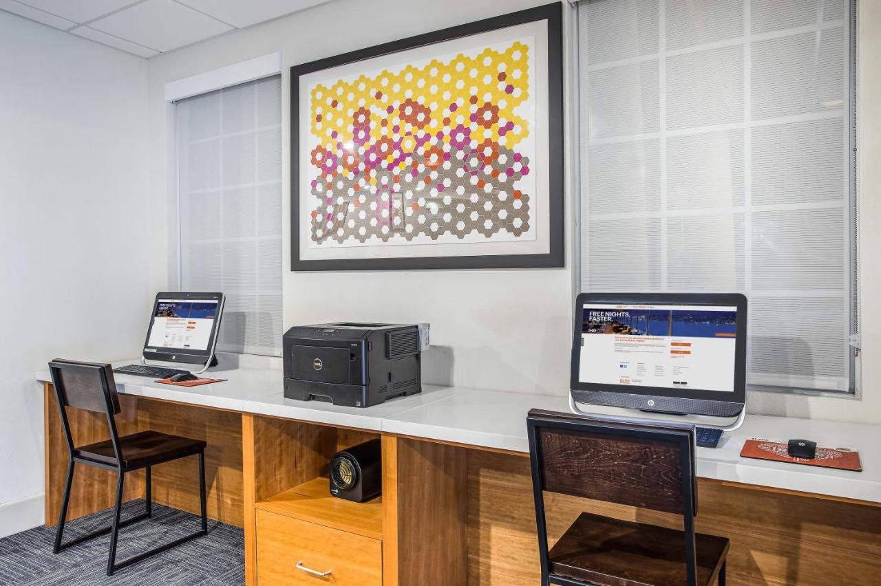 Holiday Inn Express & Suites Alcoa (Knoxville Airport)