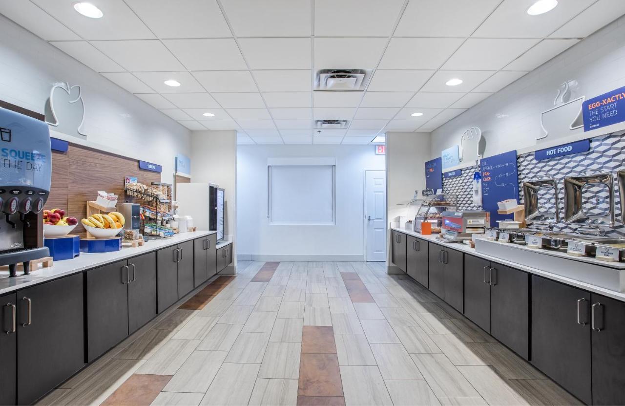 Holiday Inn Express & Suites Alcoa (Knoxville Airport)