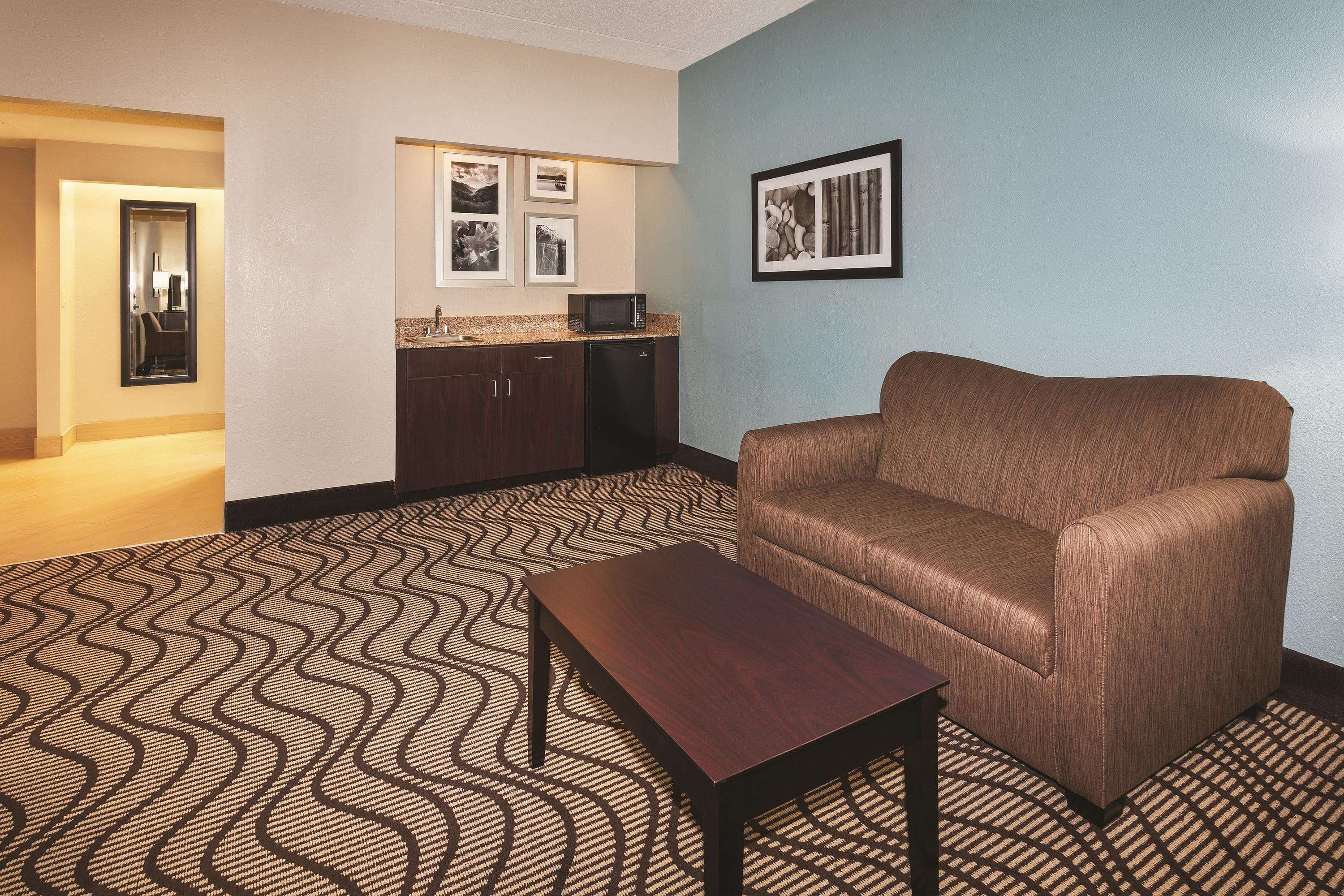 La Quinta Inn & Suites by Wyndham Knoxville Airport