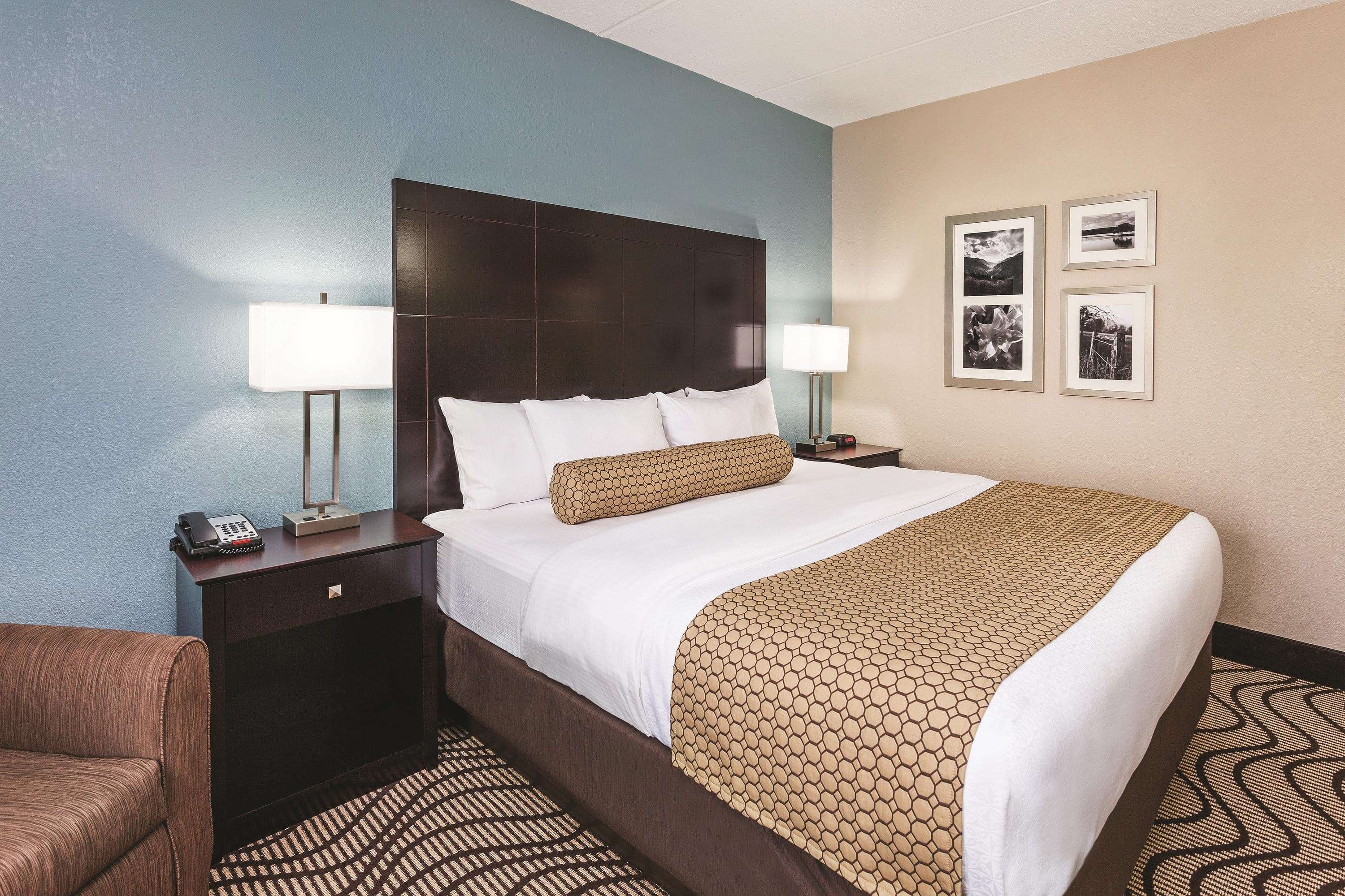 La Quinta Inn & Suites by Wyndham Knoxville Airport