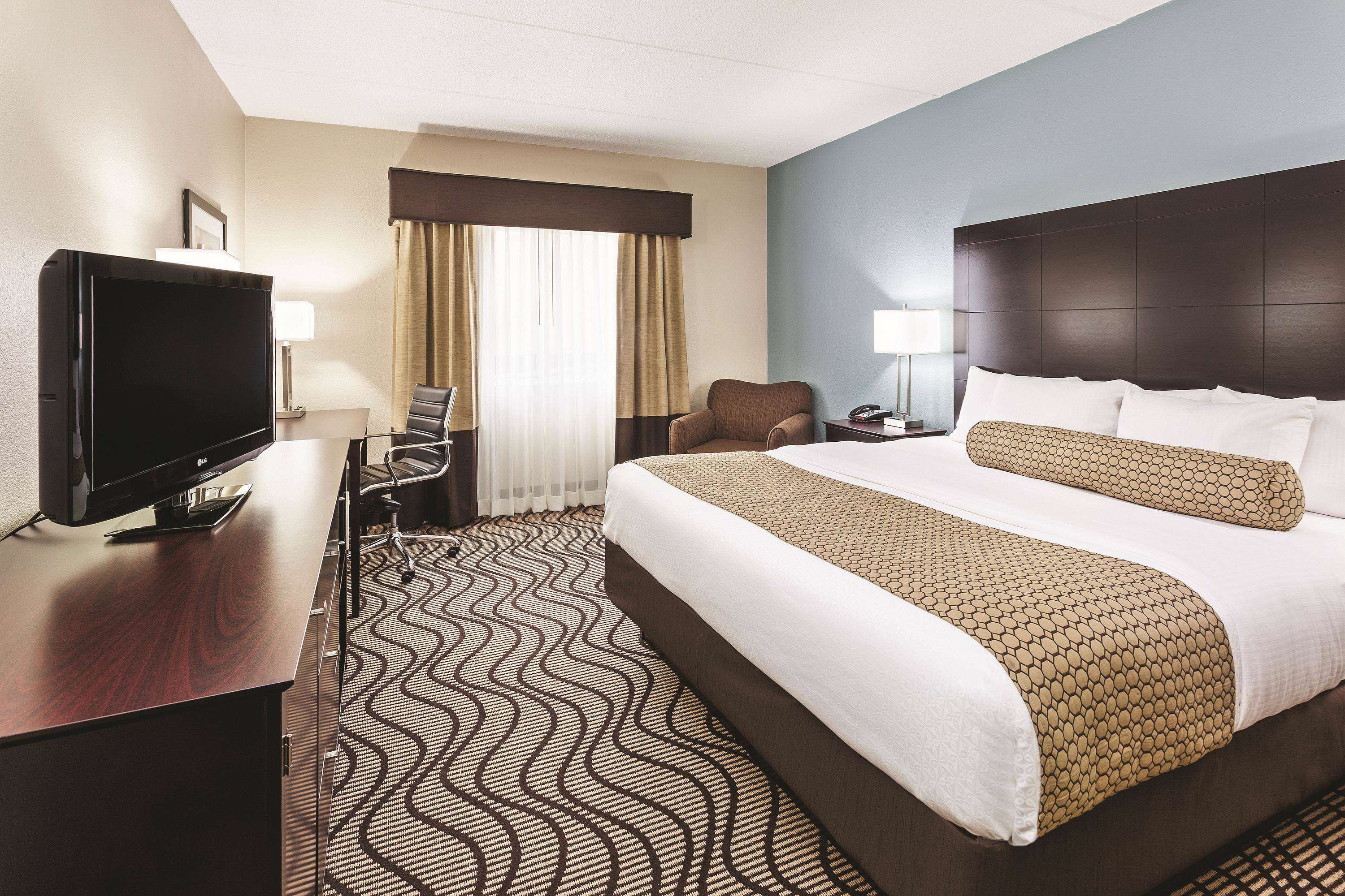 La Quinta Inn & Suites by Wyndham Knoxville Airport