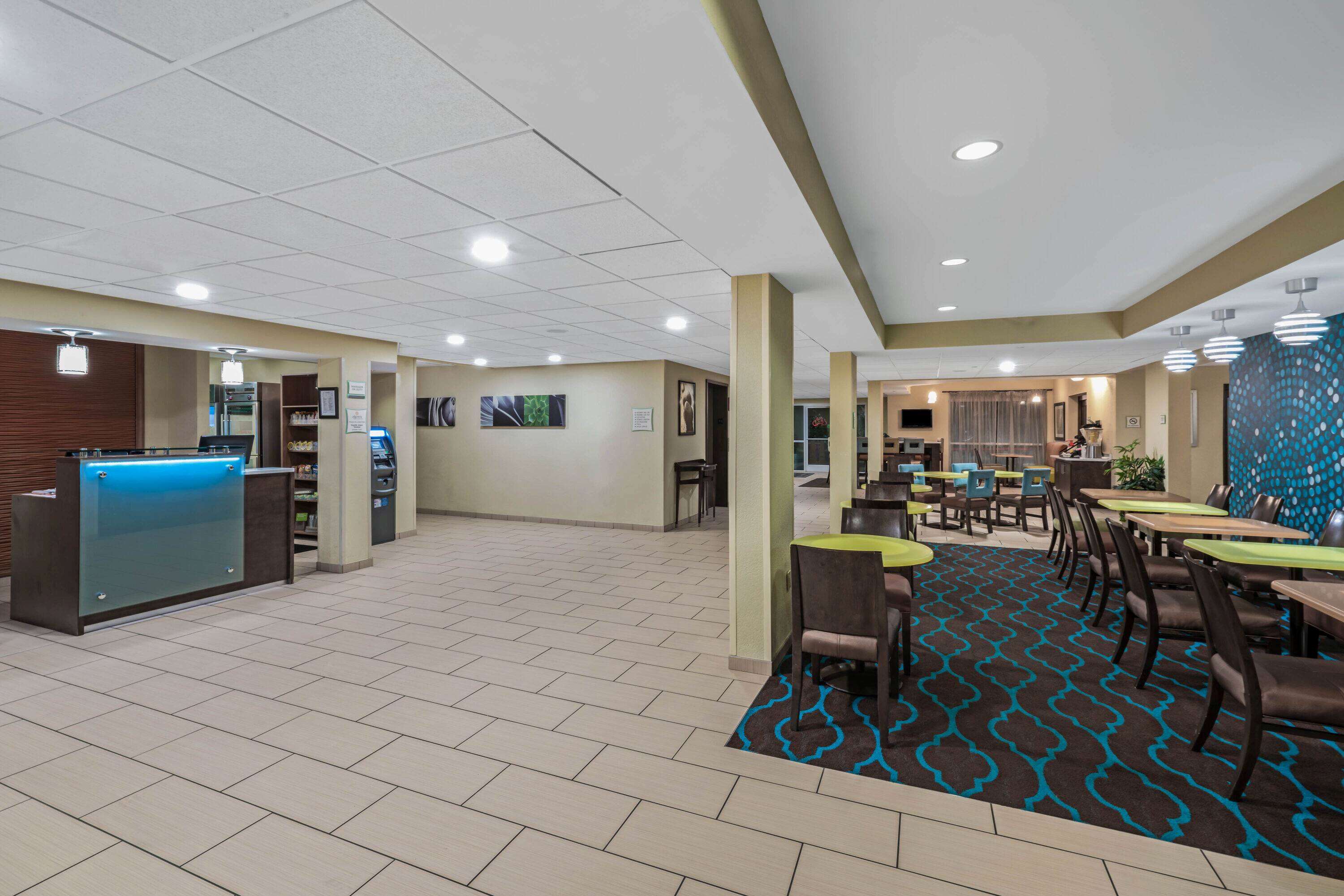 La Quinta Inn & Suites by Wyndham Knoxville Airport