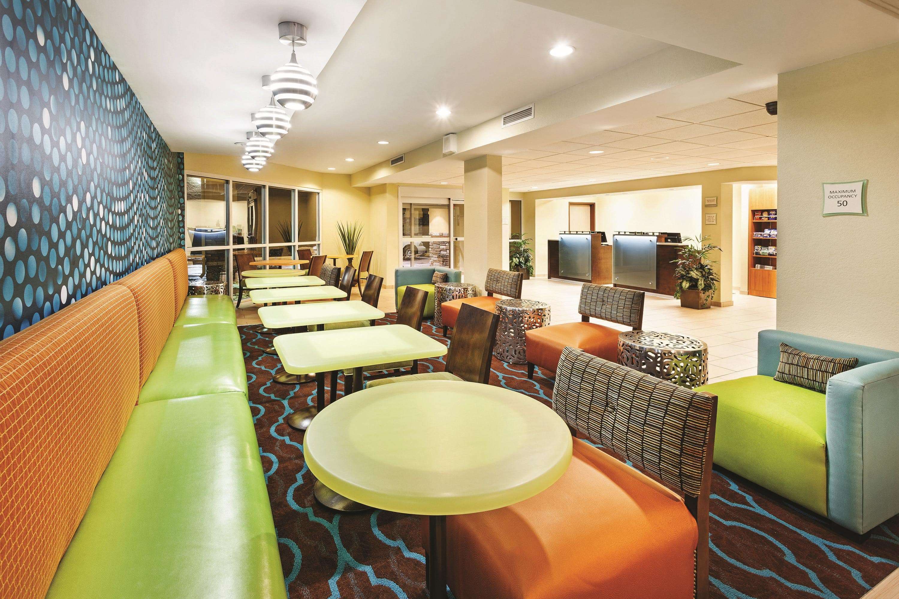 La Quinta Inn & Suites by Wyndham Knoxville Airport