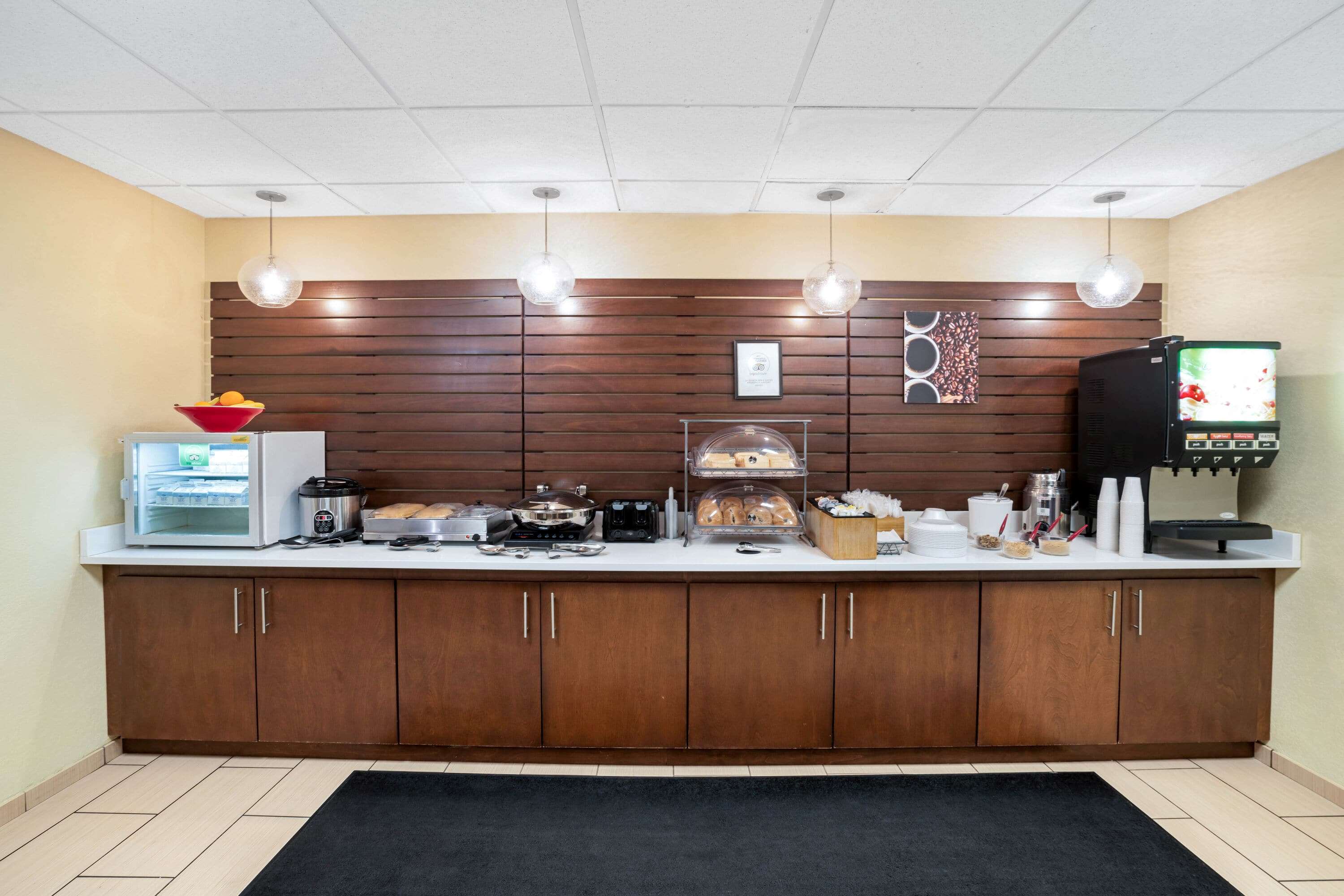 La Quinta Inn & Suites by Wyndham Knoxville Airport