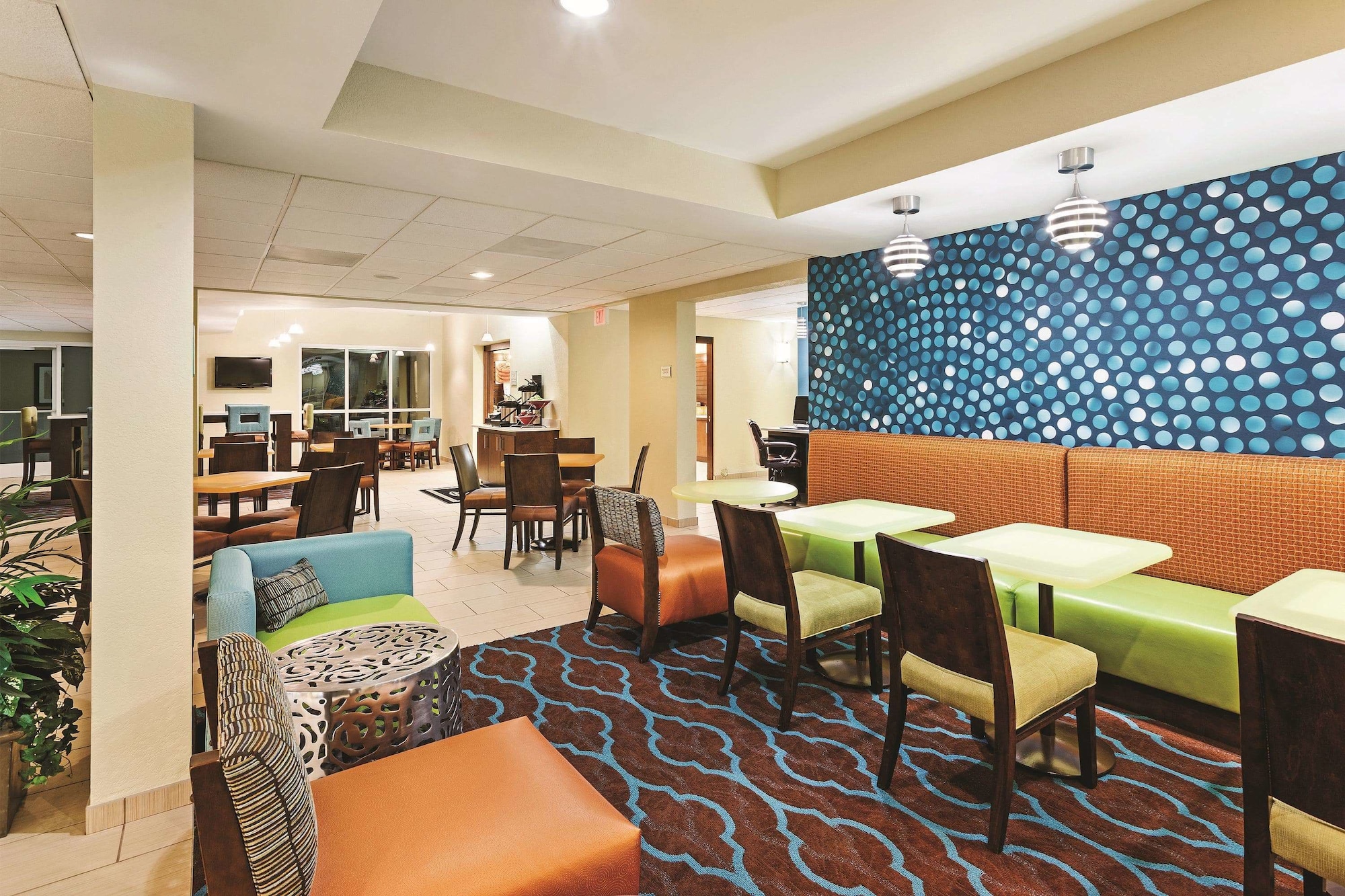 La Quinta Inn & Suites by Wyndham Knoxville Airport