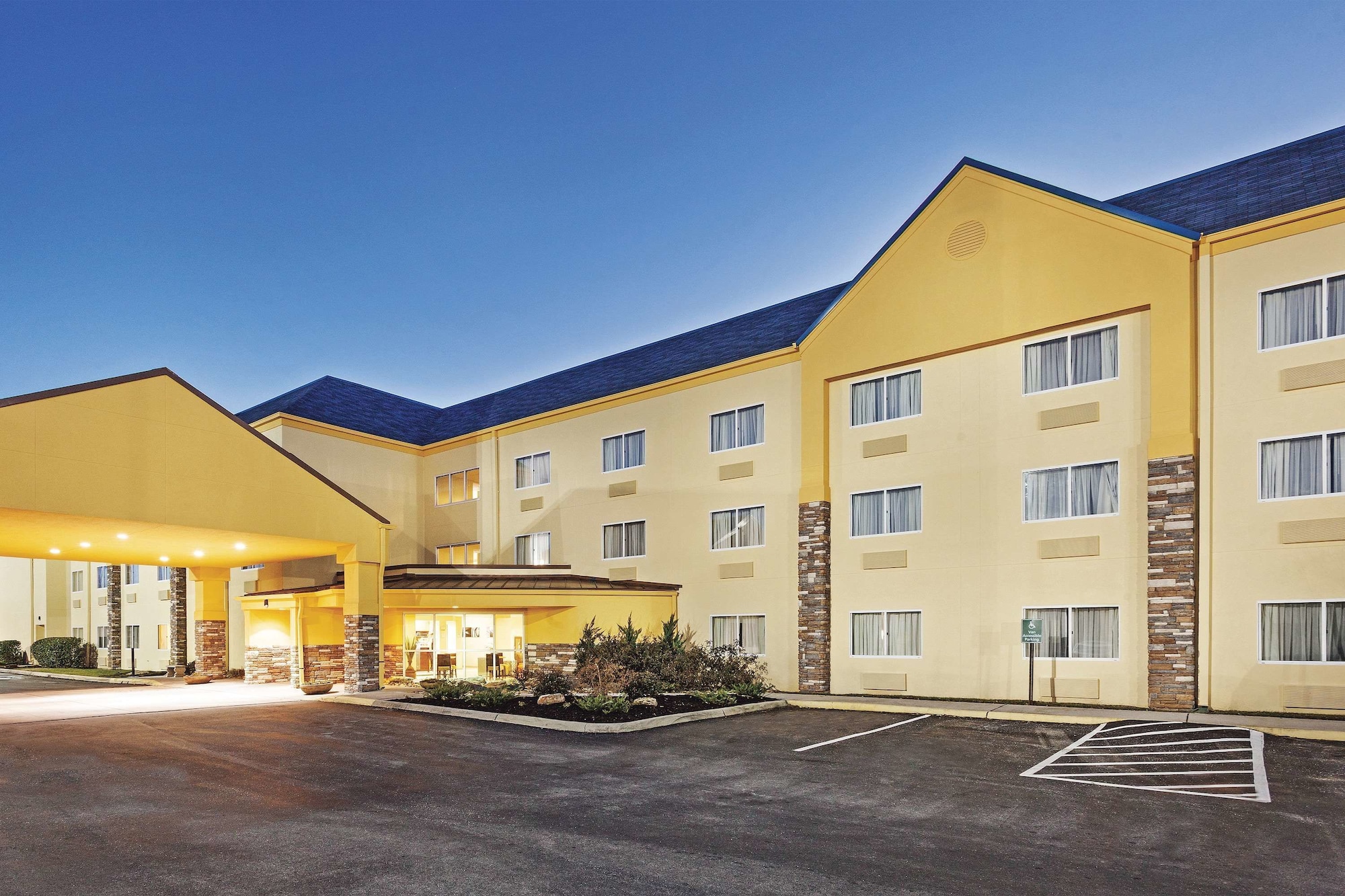 La Quinta Inn & Suites by Wyndham Knoxville Airport