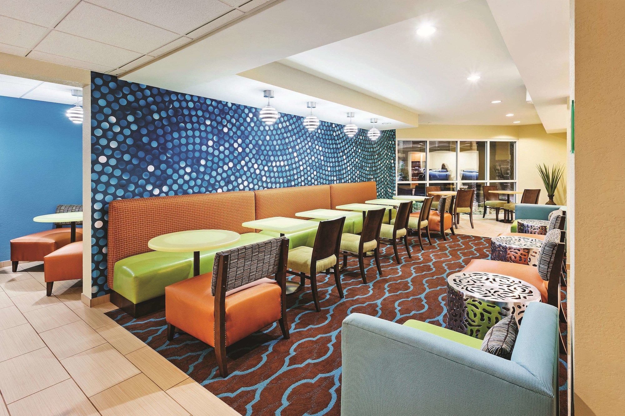 La Quinta Inn & Suites by Wyndham Knoxville Airport