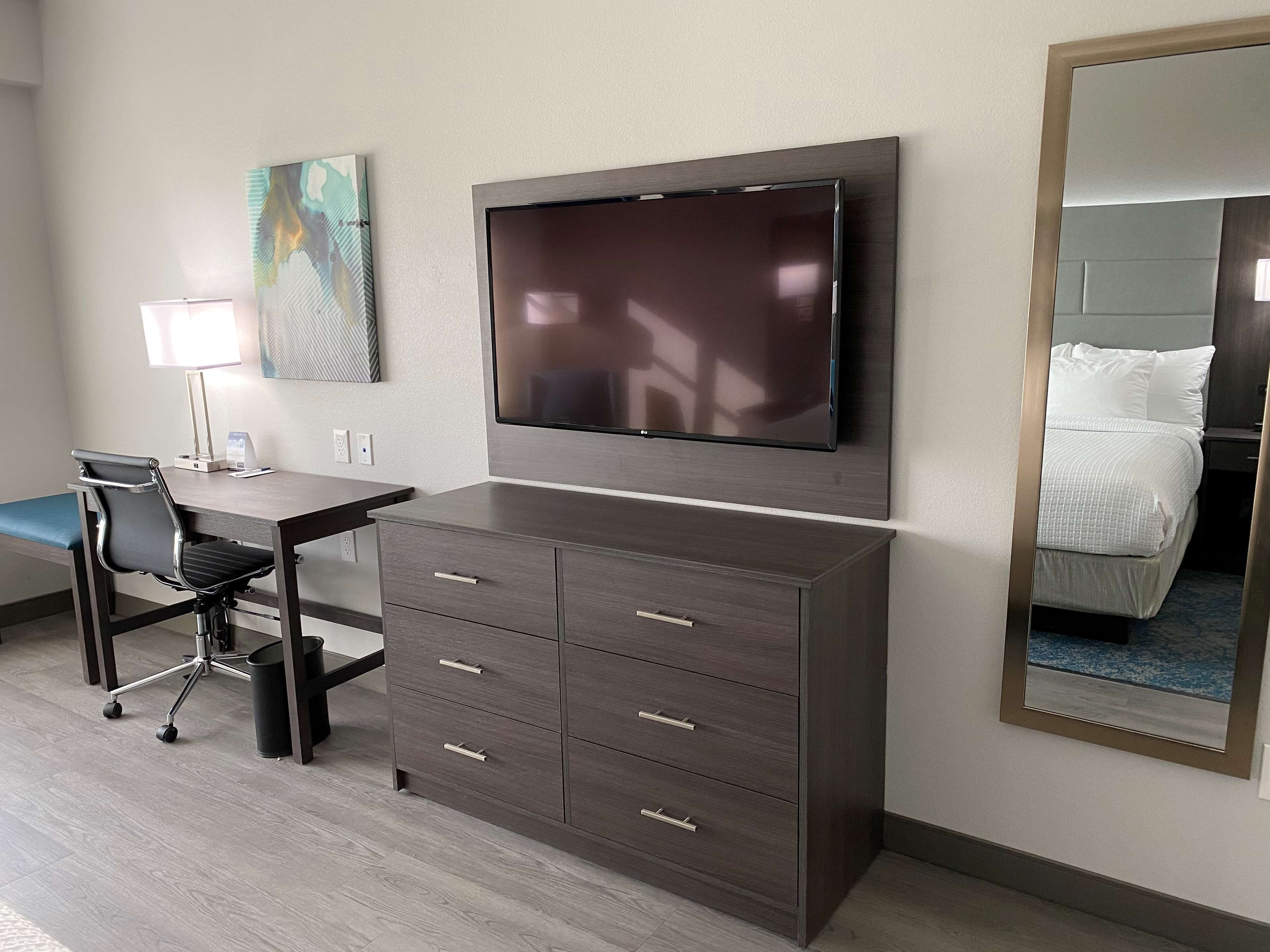 Best Western Plus Executive Residency Antioch Inn