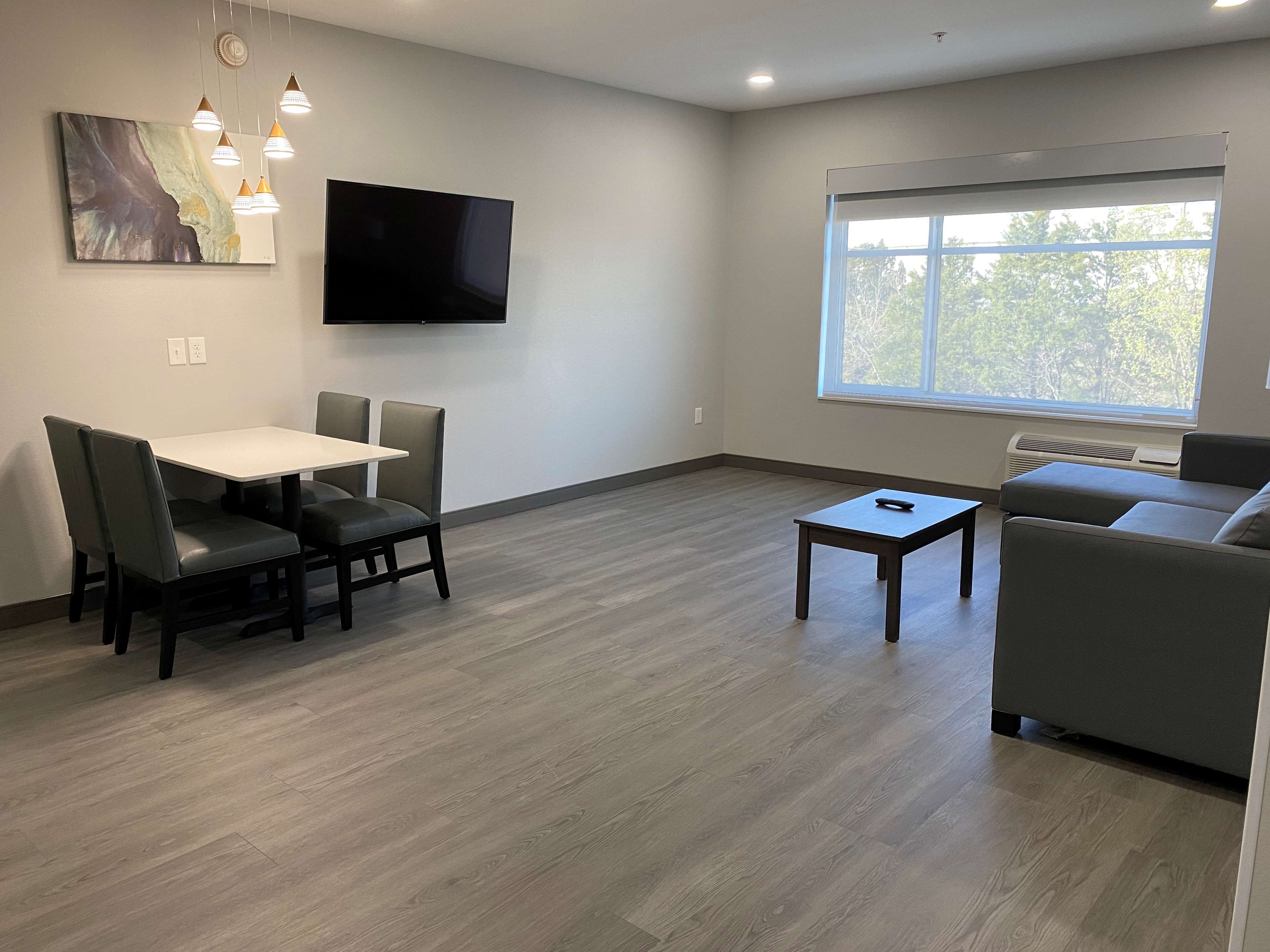 Best Western Plus Executive Residency Antioch Inn