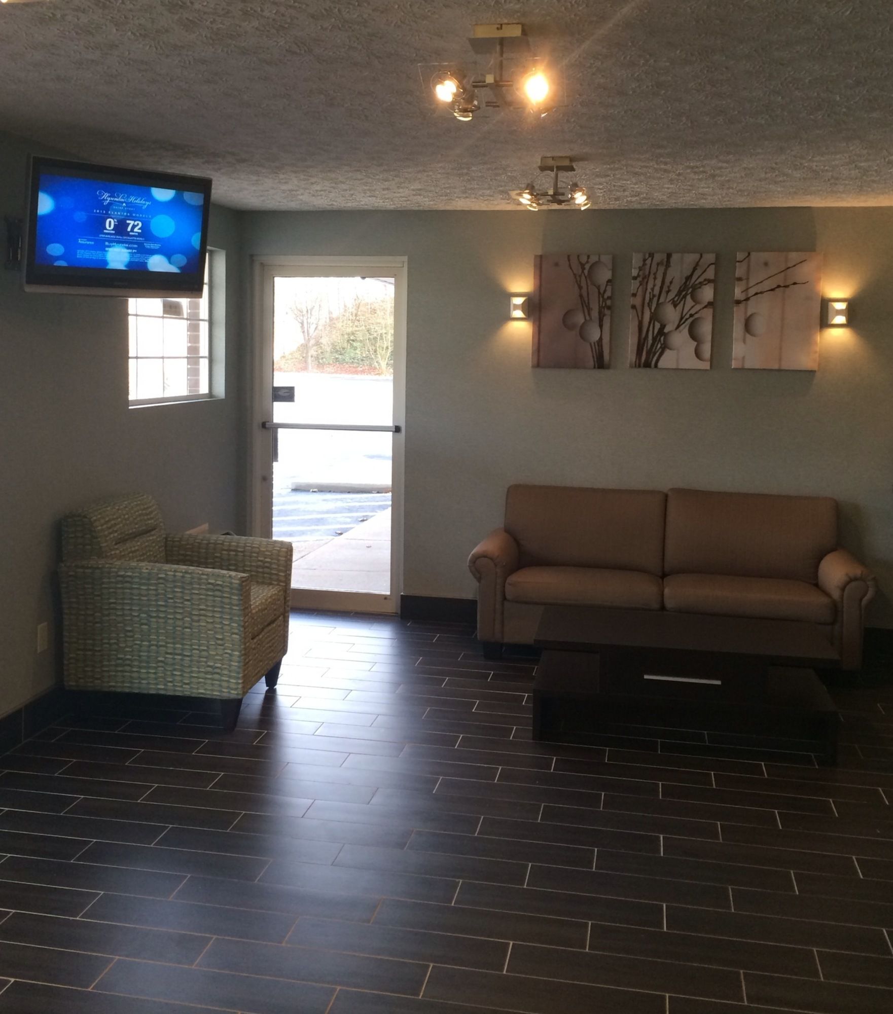Boarders Inn & Suites Ashland City