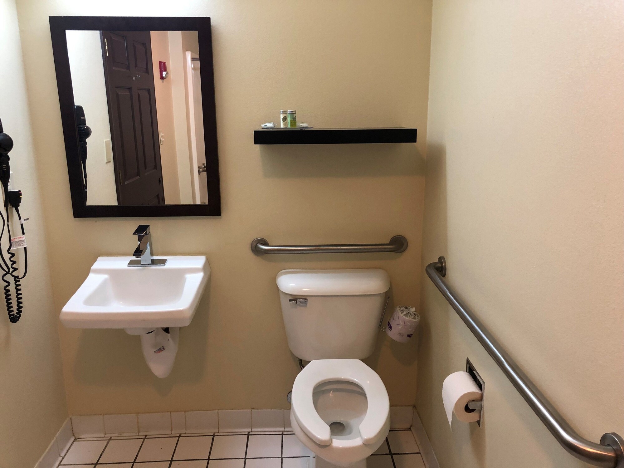 Boarders Inn & Suites Ashland City