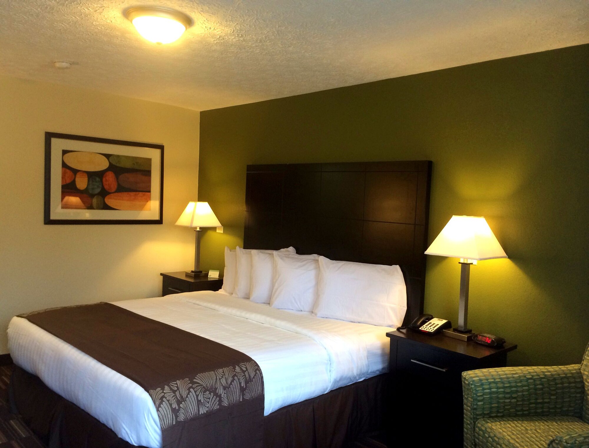 Boarders Inn & Suites Ashland City