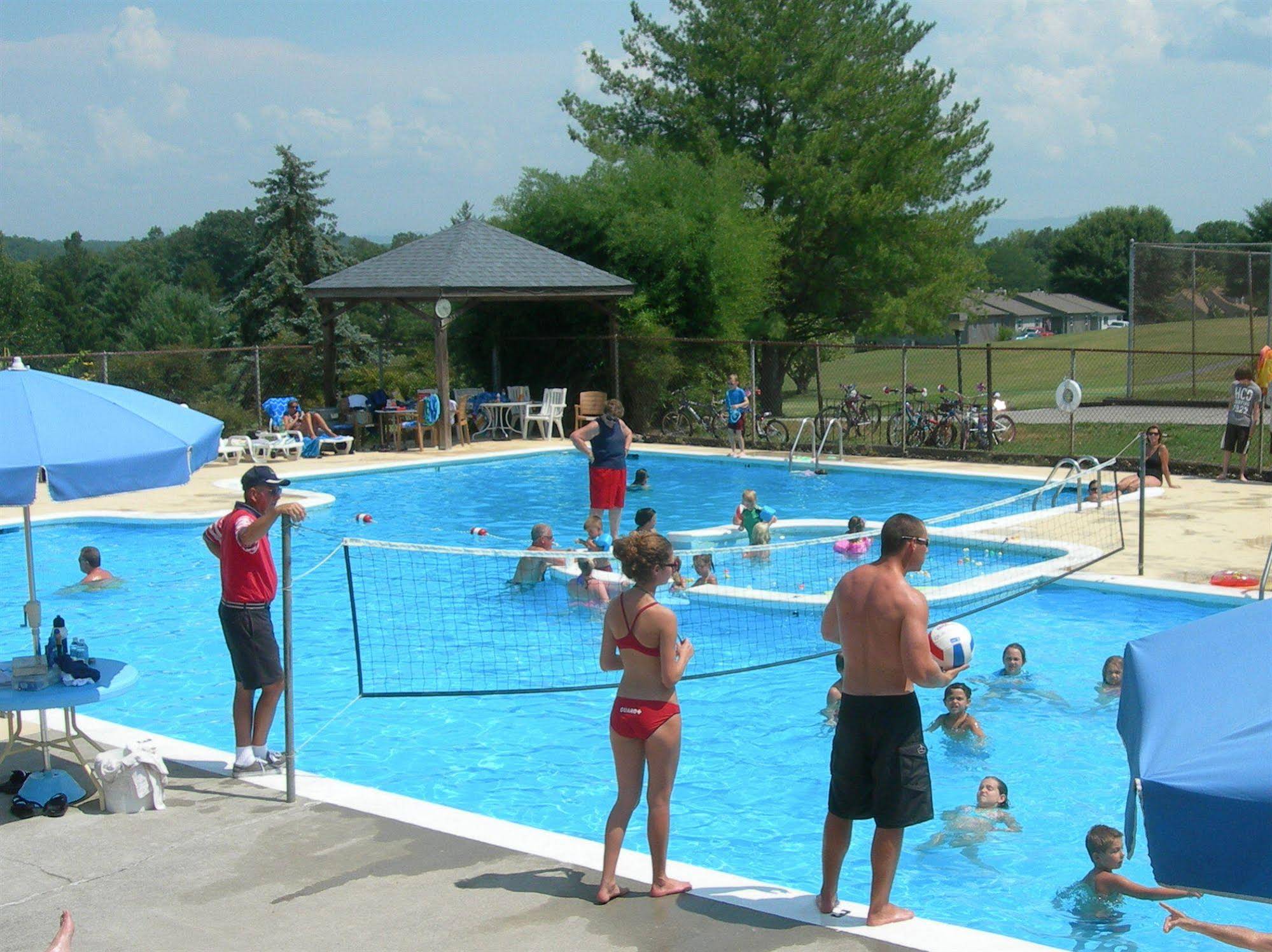 Baneberry Golf and Resort
